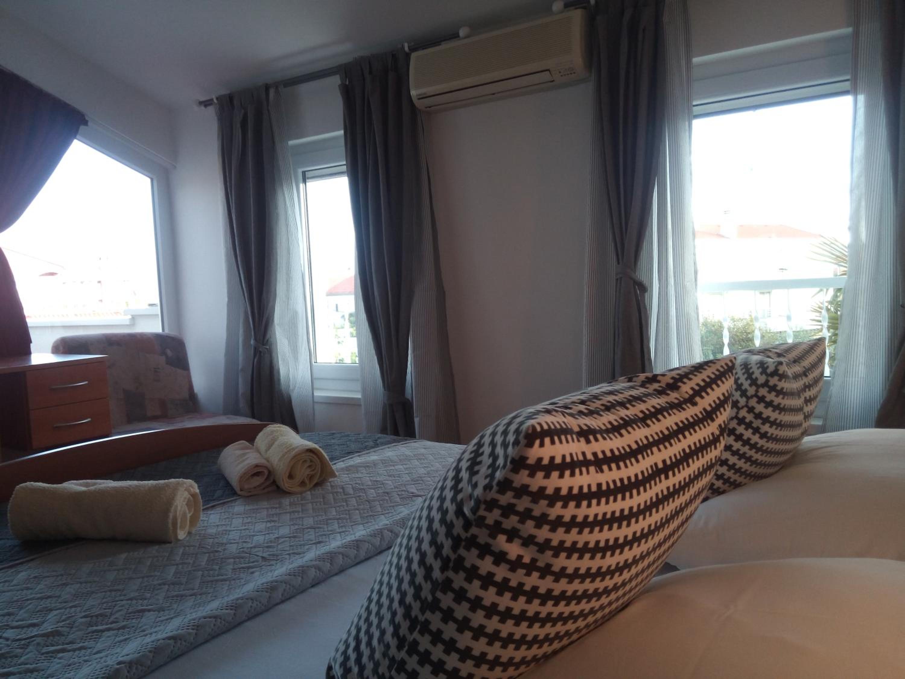 Comfort Two-Bedroom Apartment with Terrace photo 1