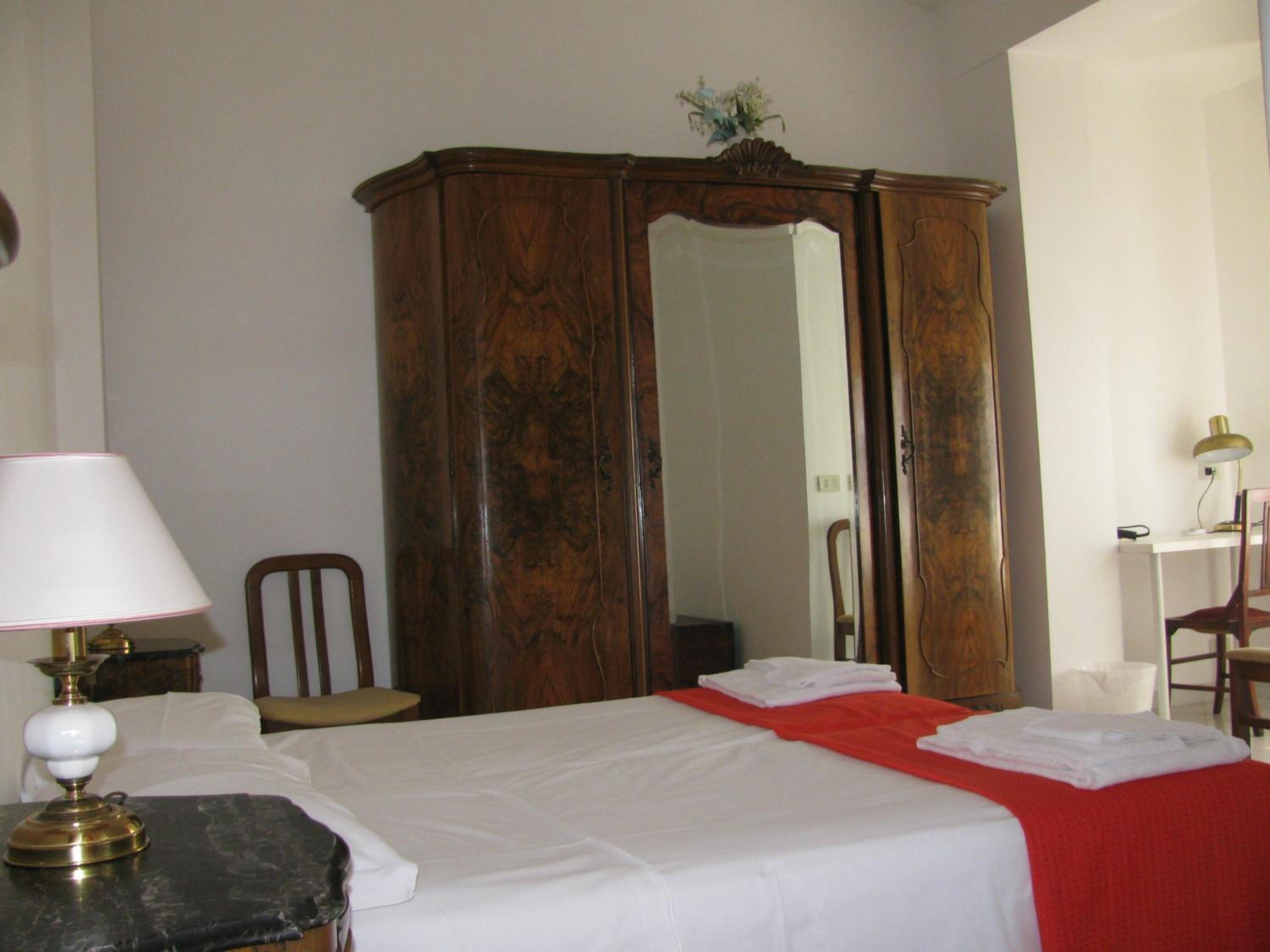 Double or Twin Room with Bathroom photo 2