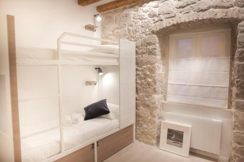 Bunk Bed in 5-Bed Mixed Dormitory Room photo 2