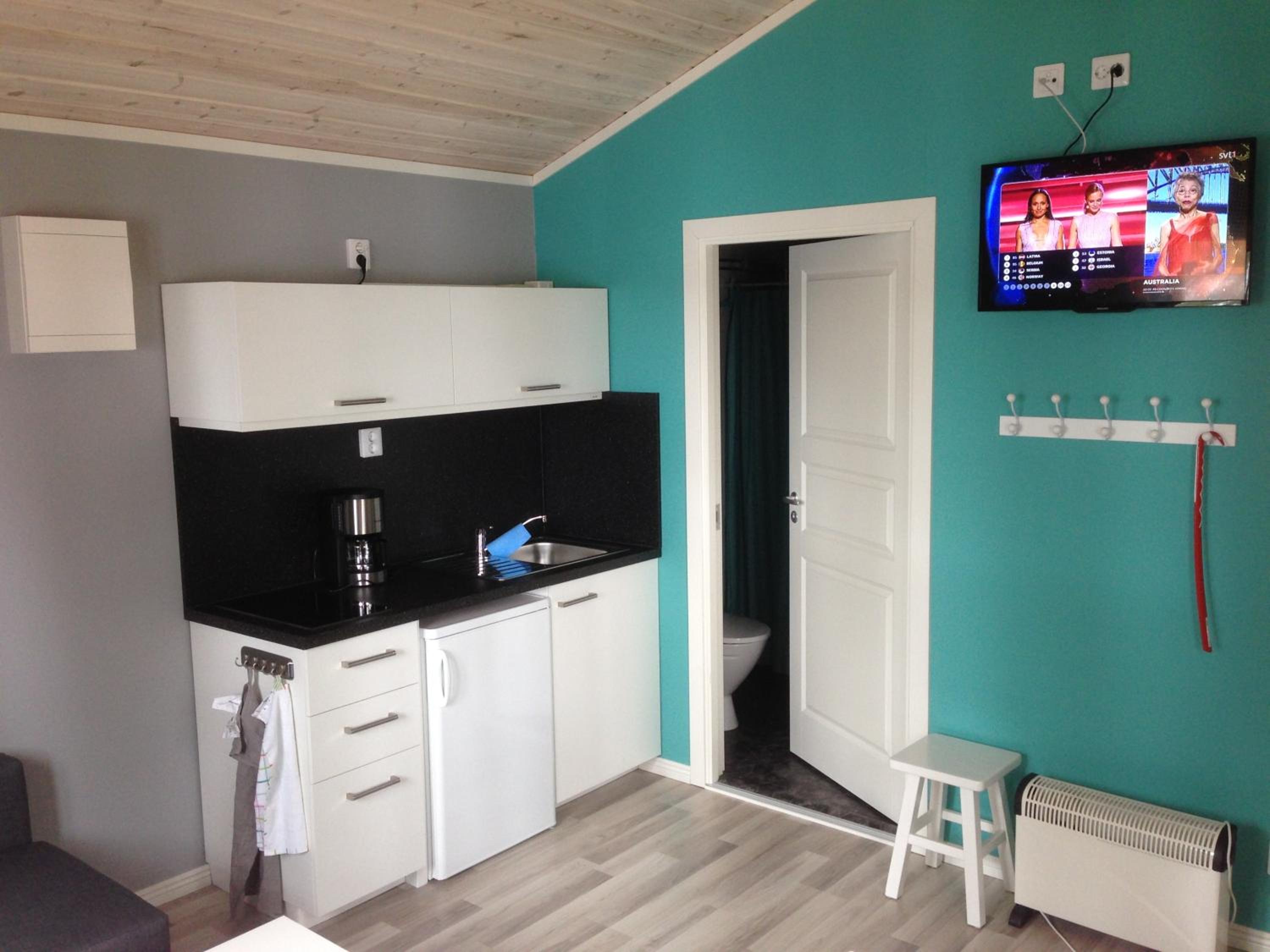 Quadruple Room with Private Bathroom - Photo 9