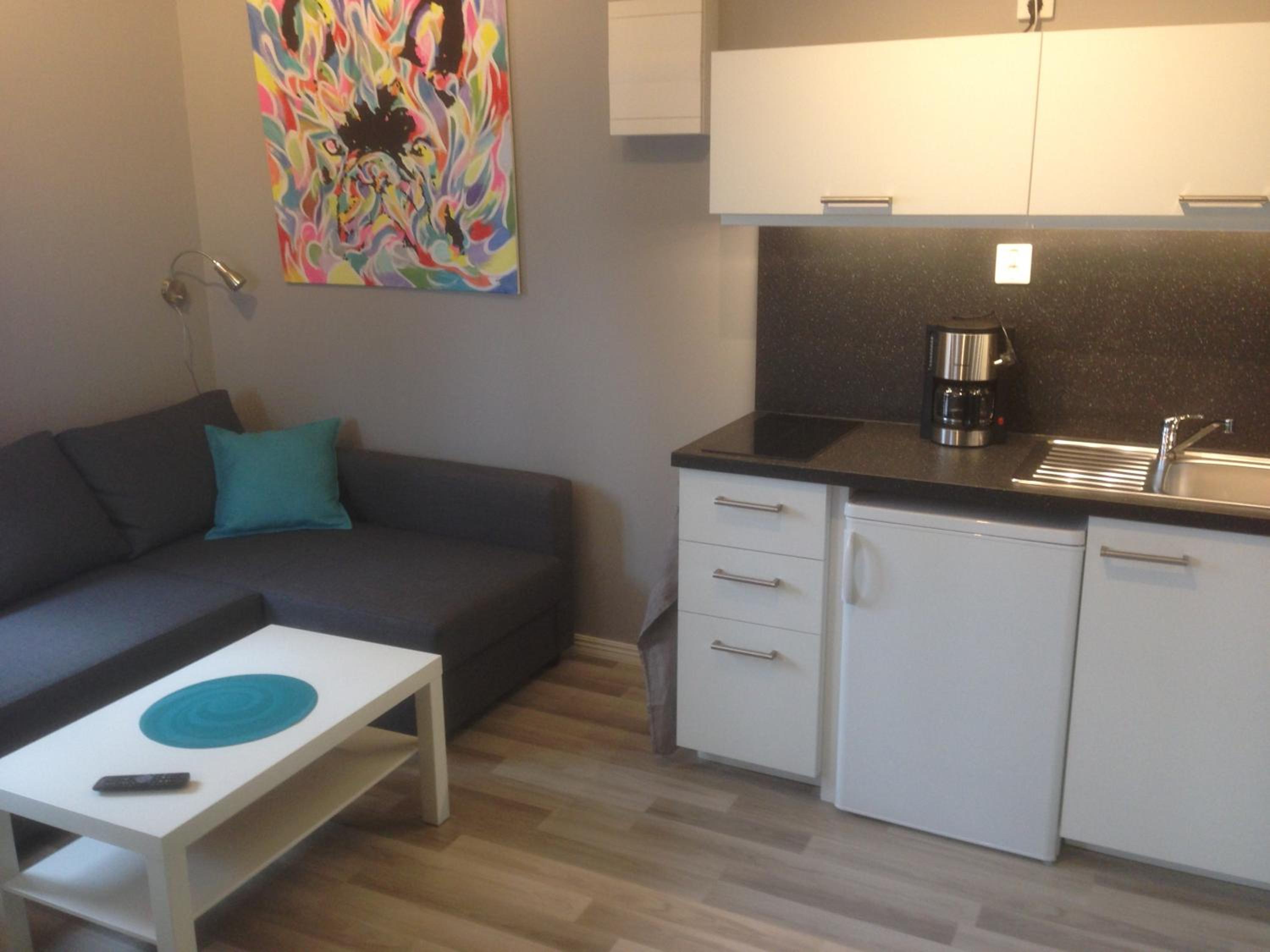 Quadruple Room with Private Bathroom - Photo 11