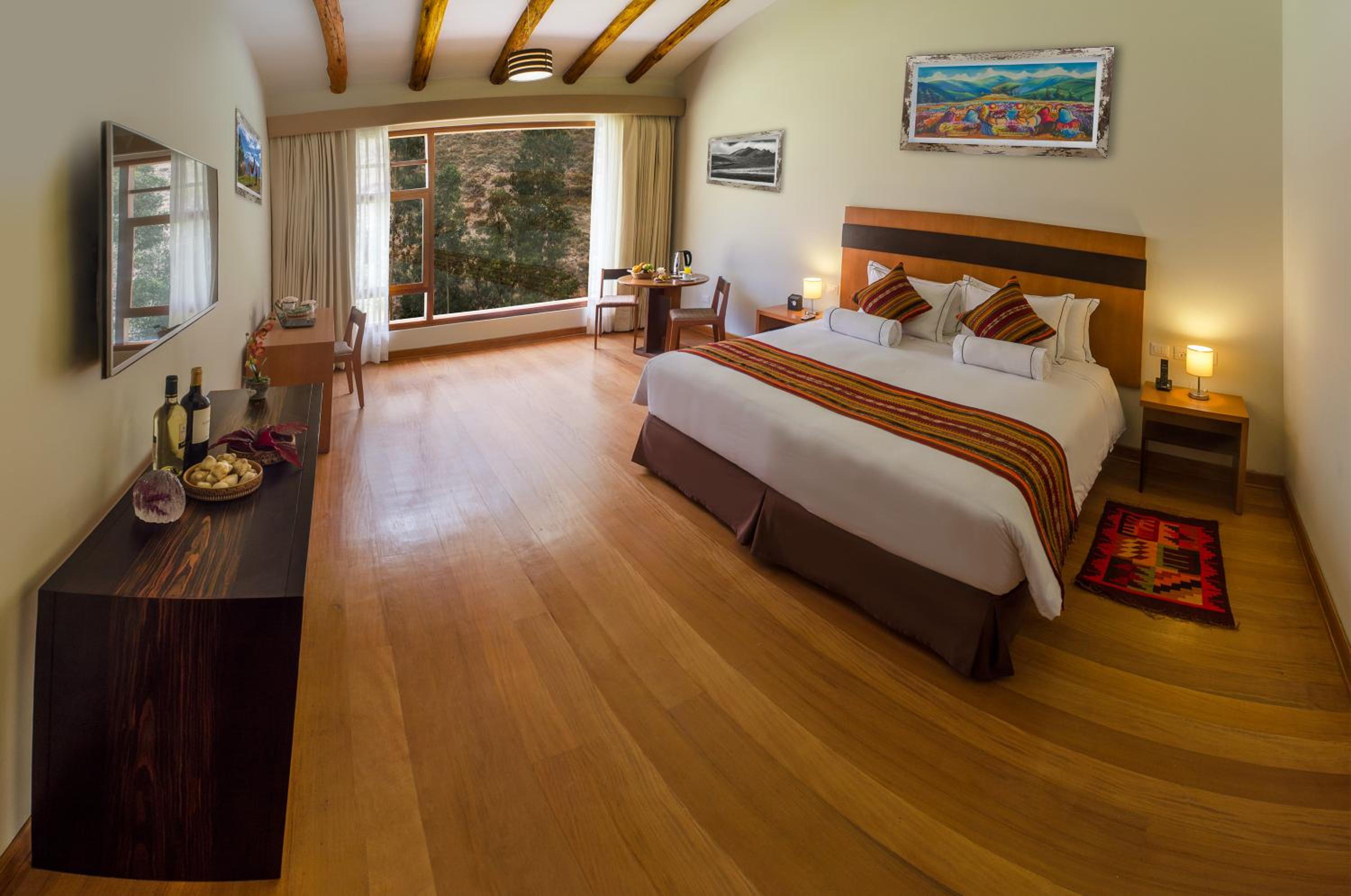 Deluxe King Room photo 2