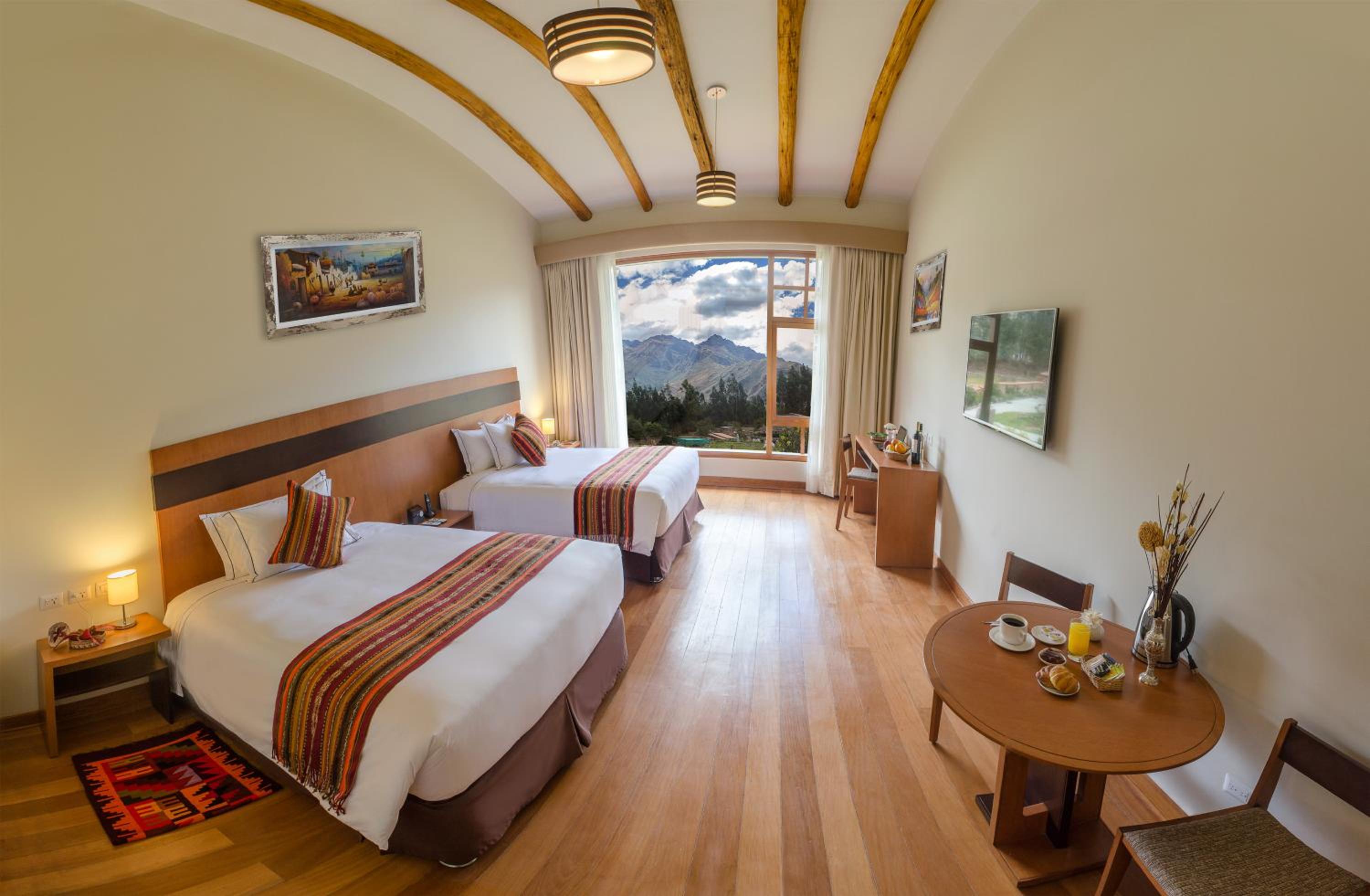 Deluxe Family Room