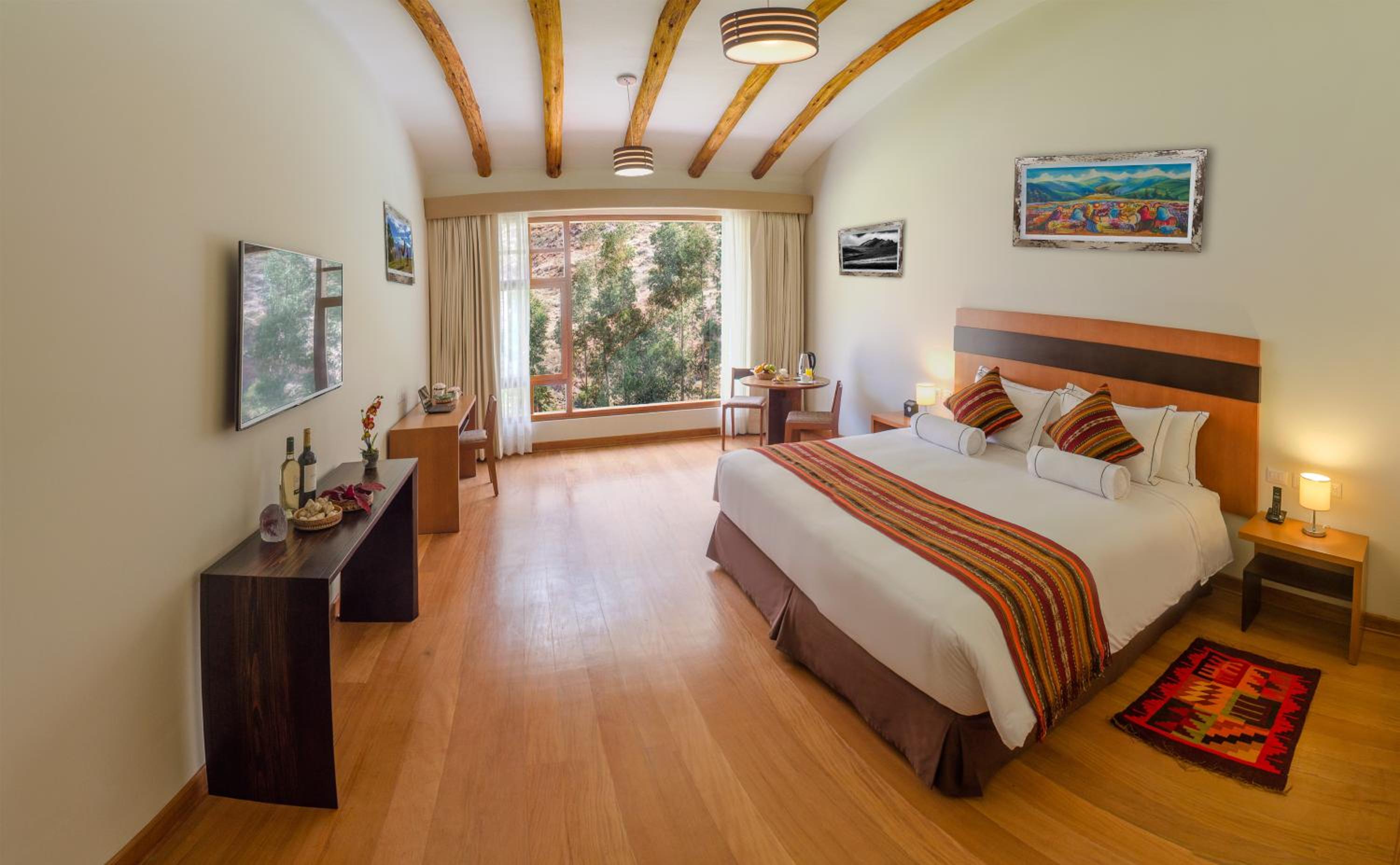 Deluxe King Room photo 3