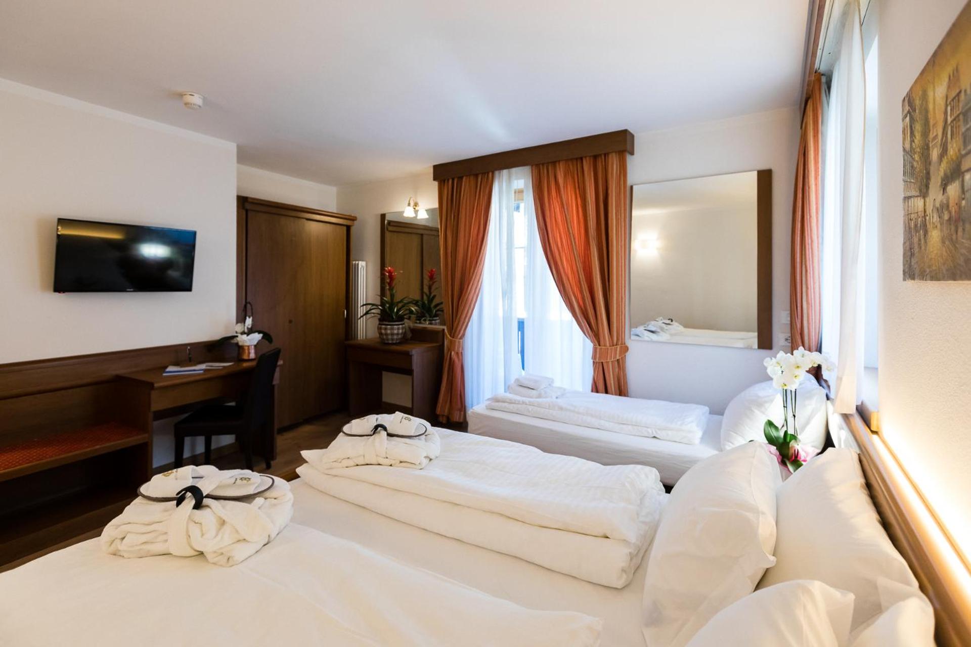 Superior Double or Twin Room photo 2