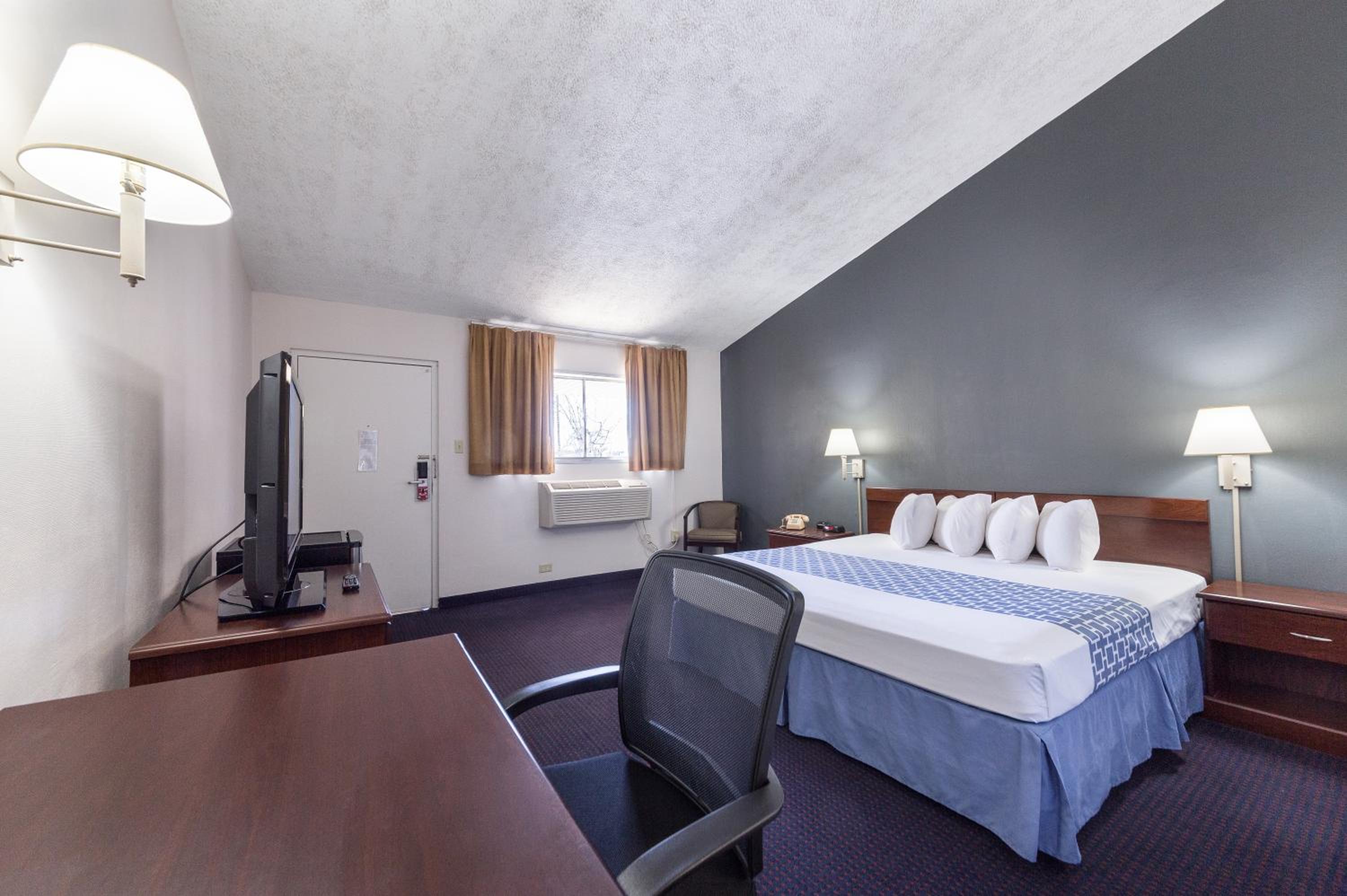 King Room - Non-Smoking