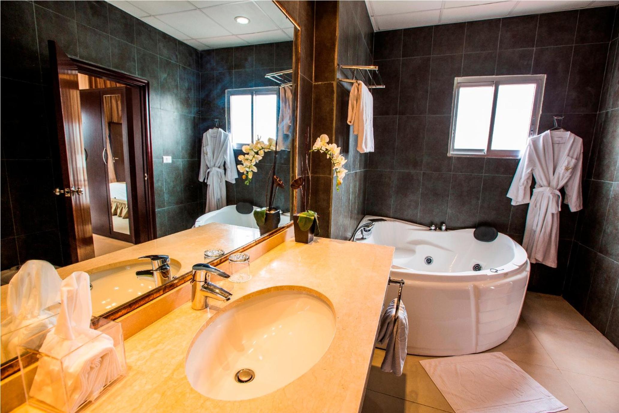 King Suite with Spa Bath