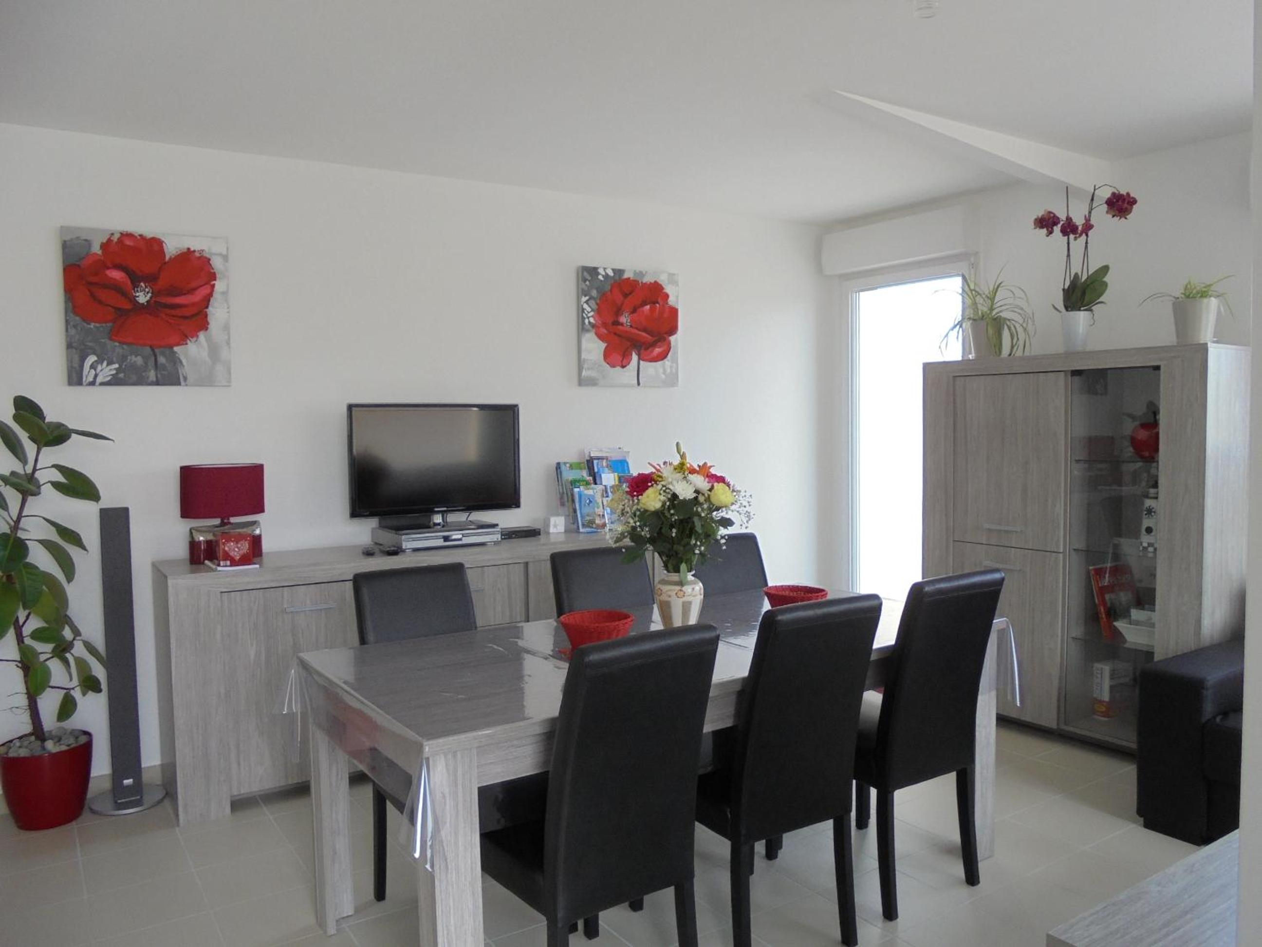 Three-Bedroom House photo 1