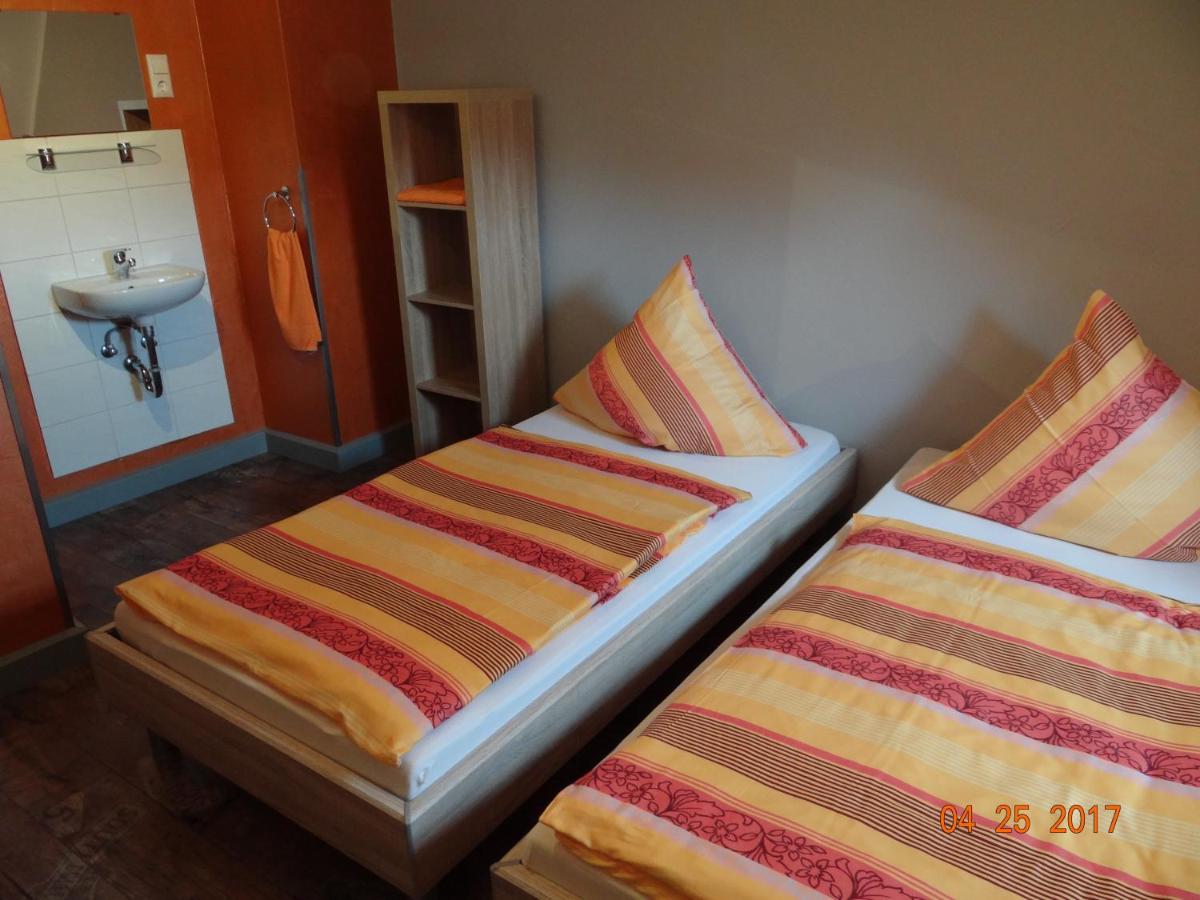 Budget Triple Room with External Private Toilet photo 1