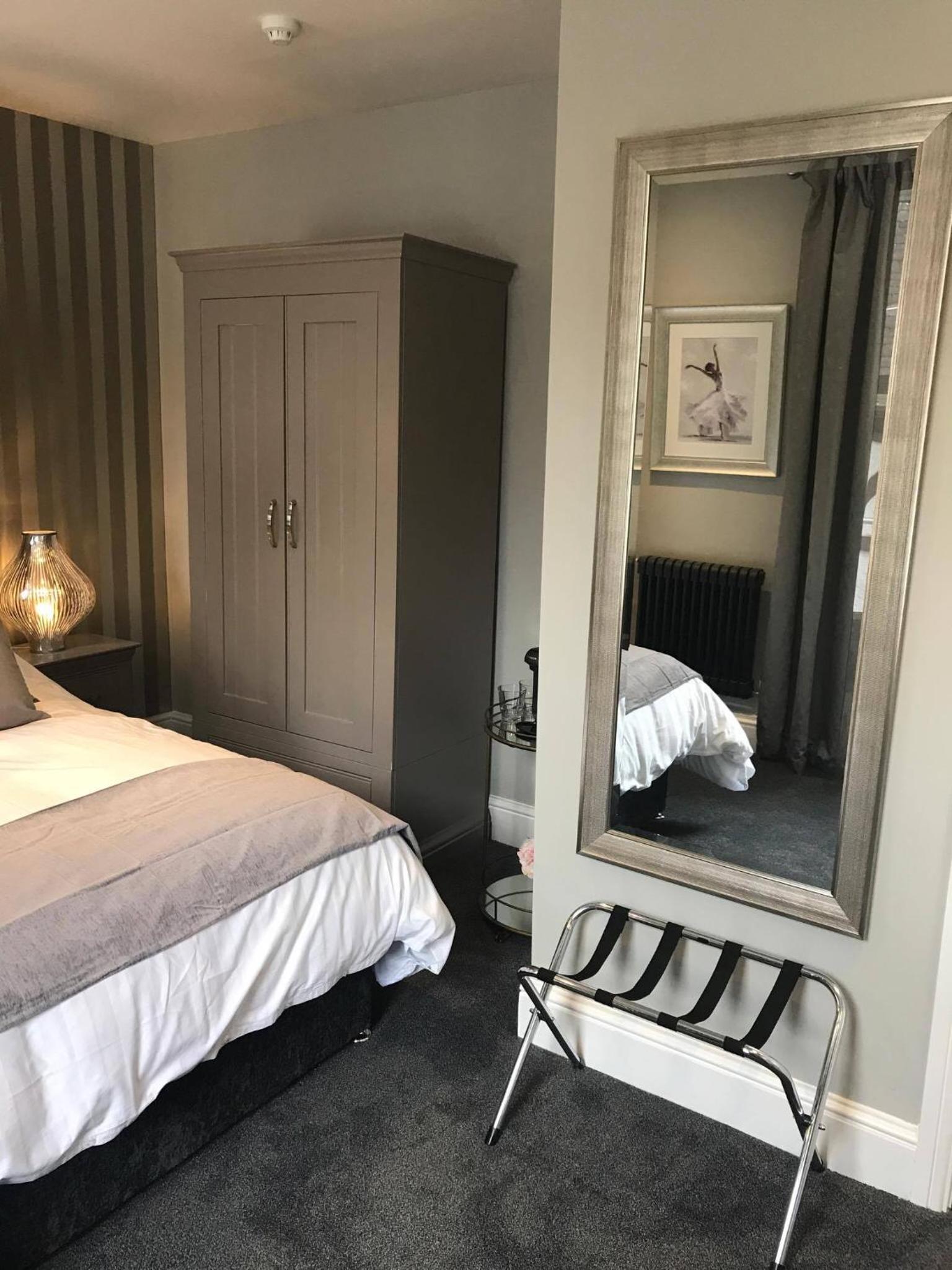 Deluxe Double Room - Photo 9