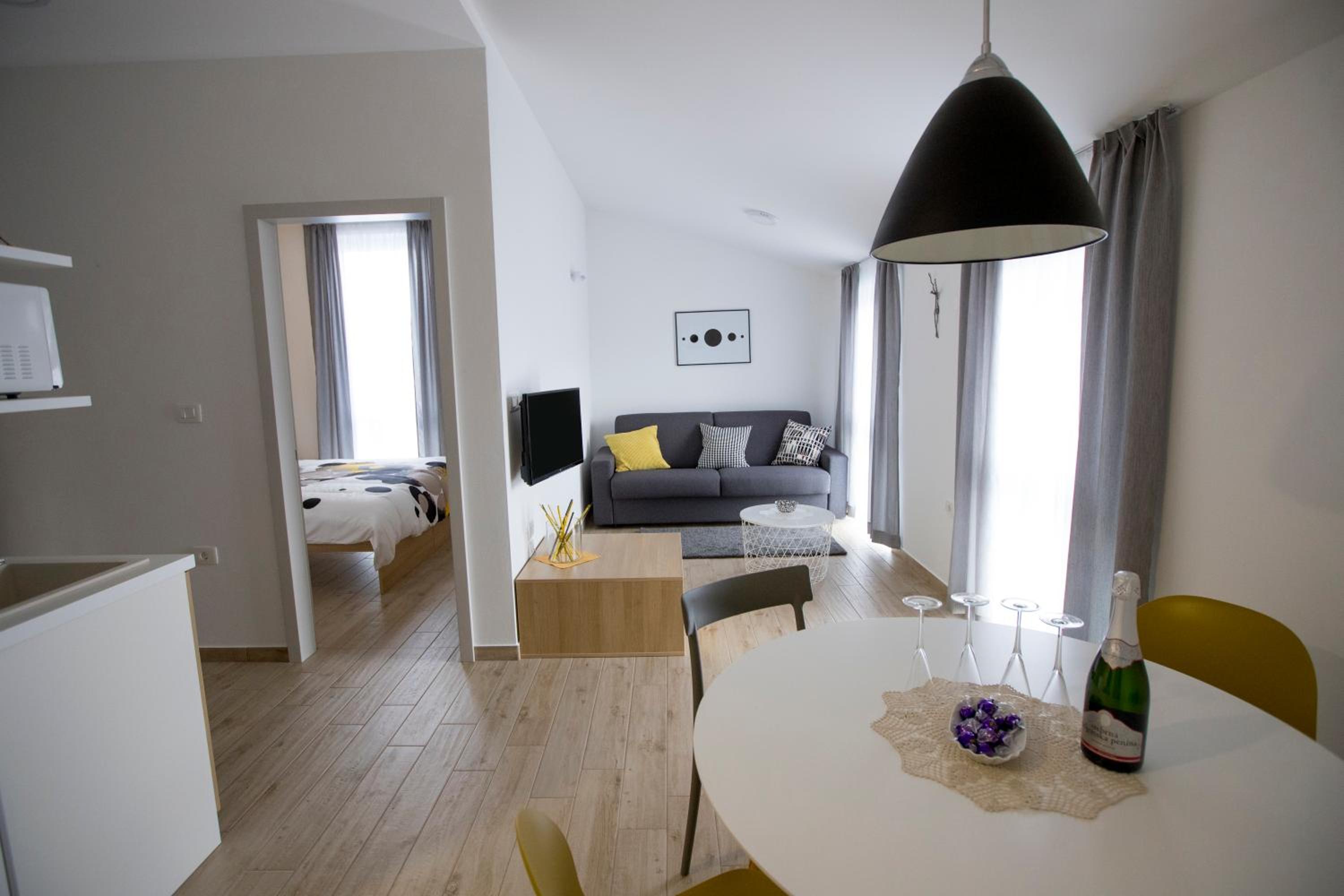 One-Bedroom Apartment