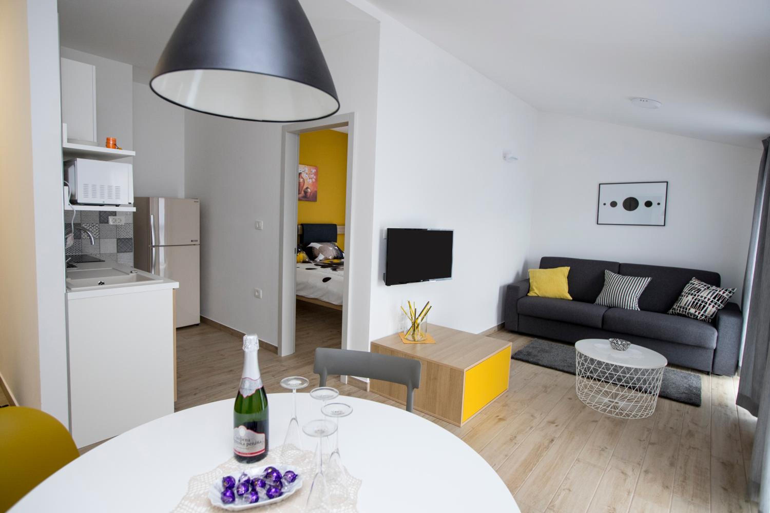 One-Bedroom Apartment photo 2