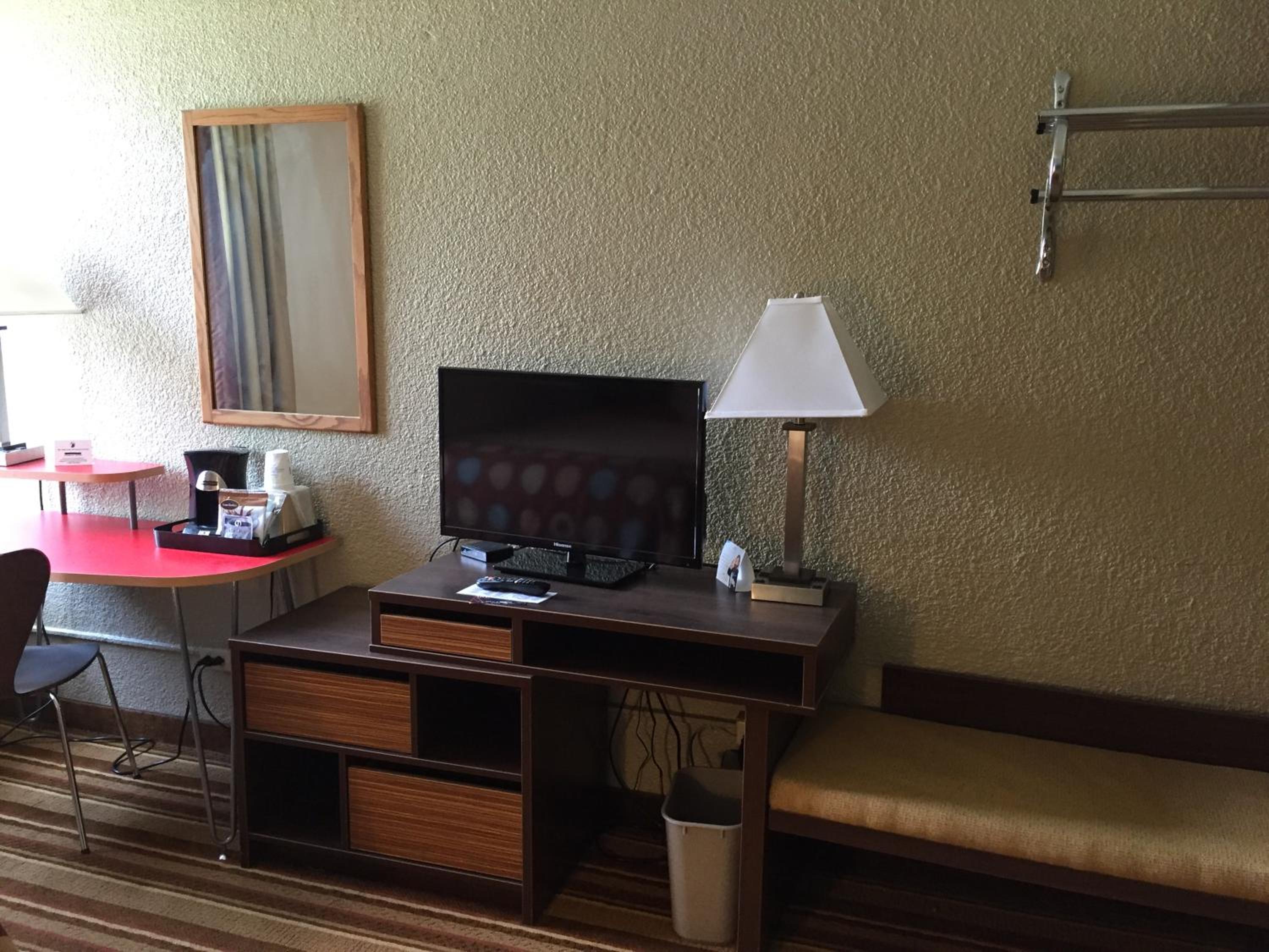 Studio Suite - Non-Smoking - Photo 3