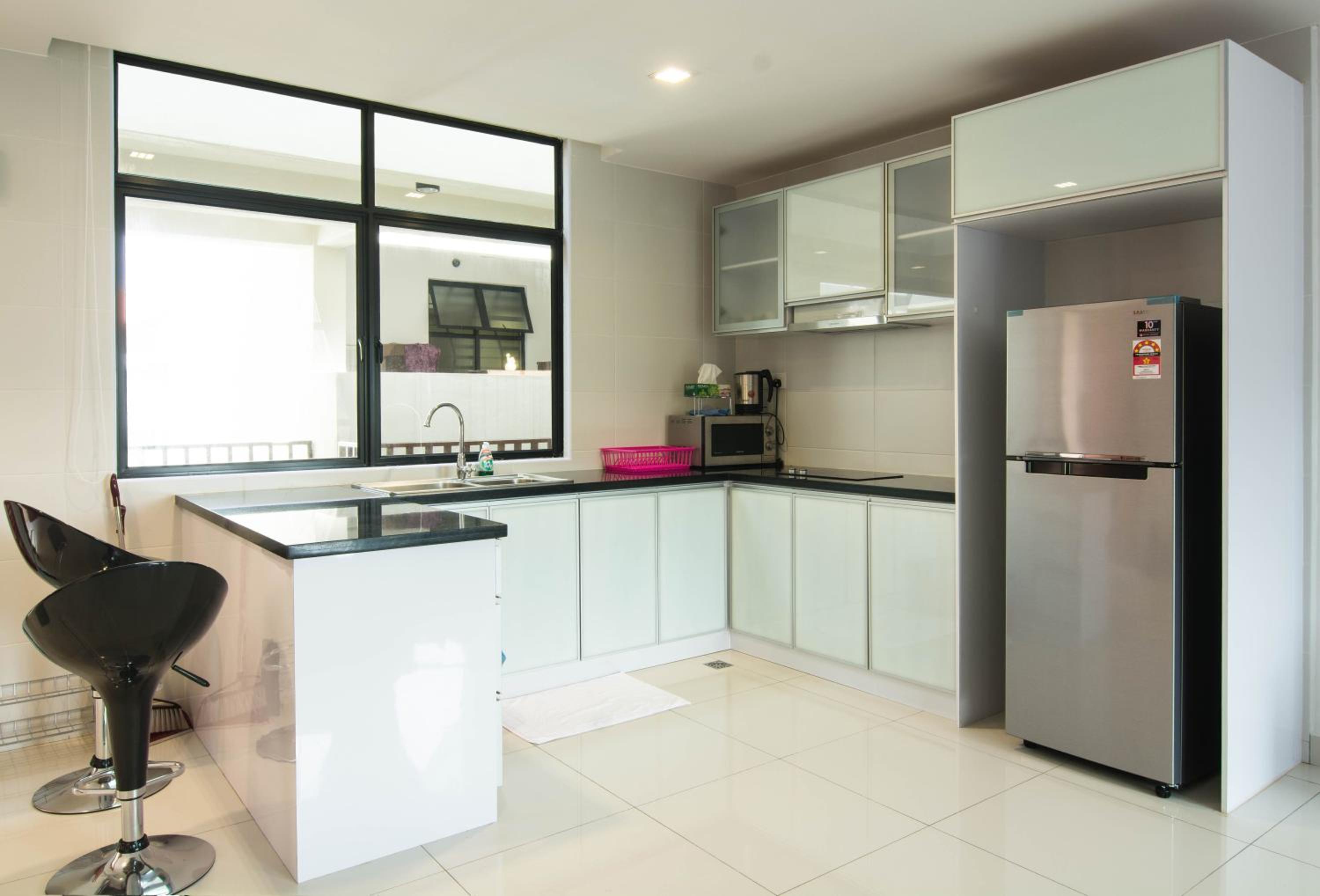 One-Bedroom Apartment - Photo 1