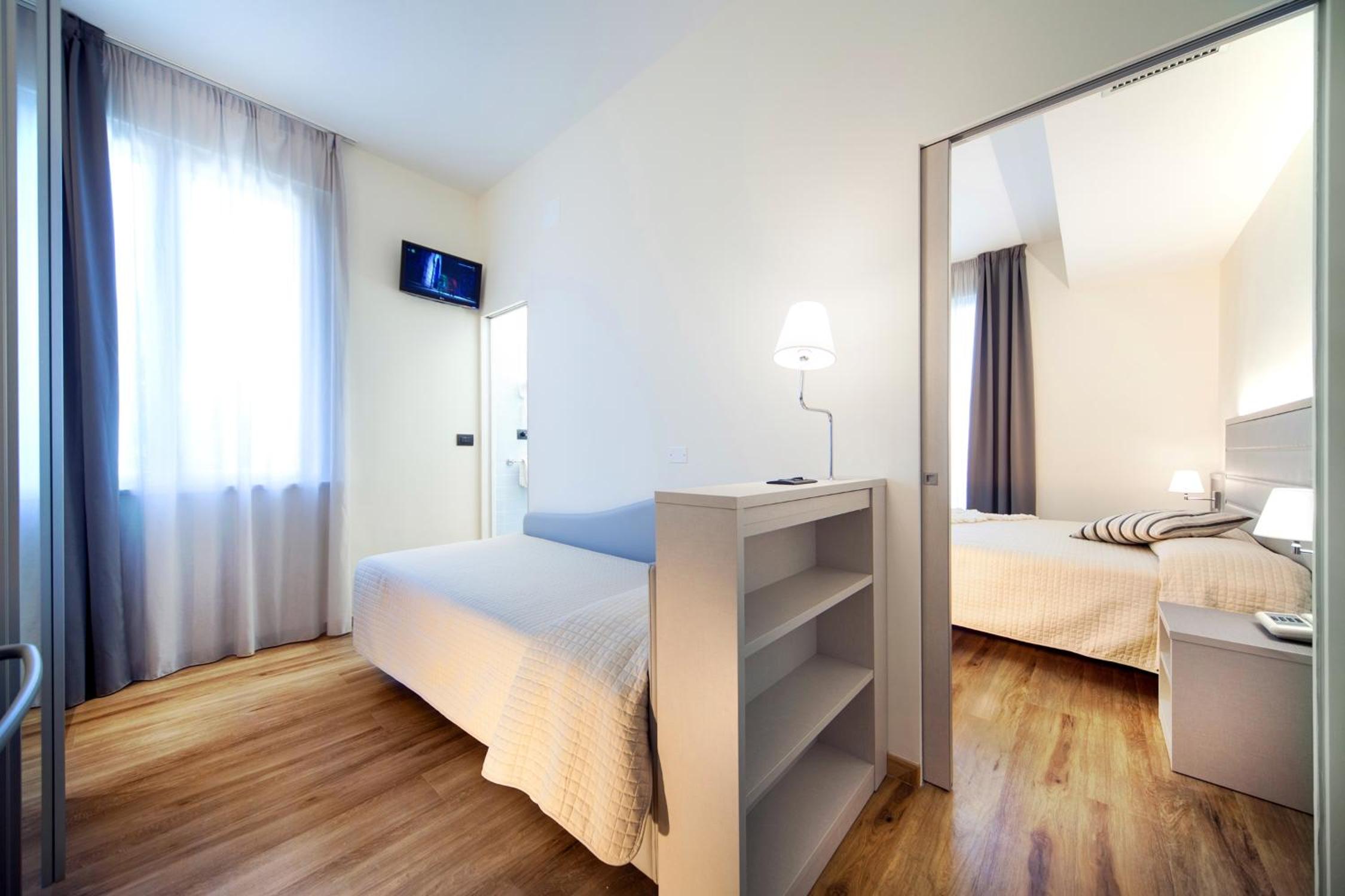 Two-Bedroom Suite - Photo 2