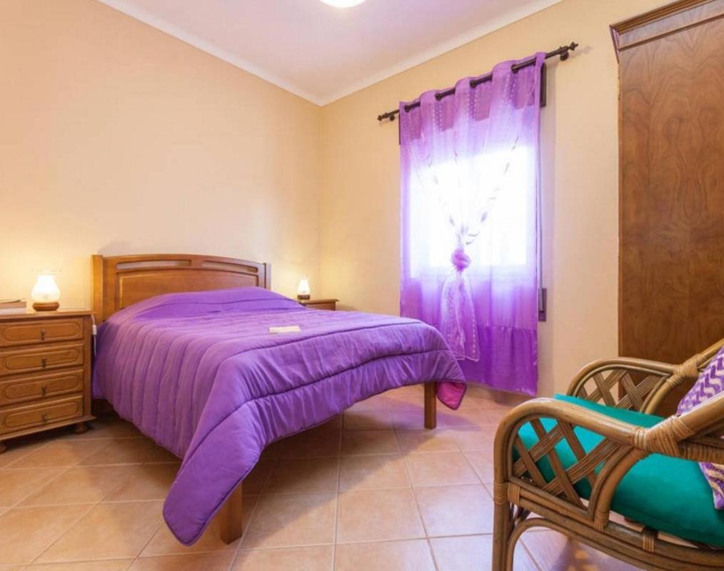 One-Bedroom Apartment - Photo 2