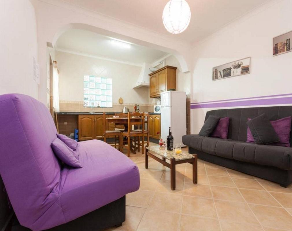 One-Bedroom Apartment - Photo 1