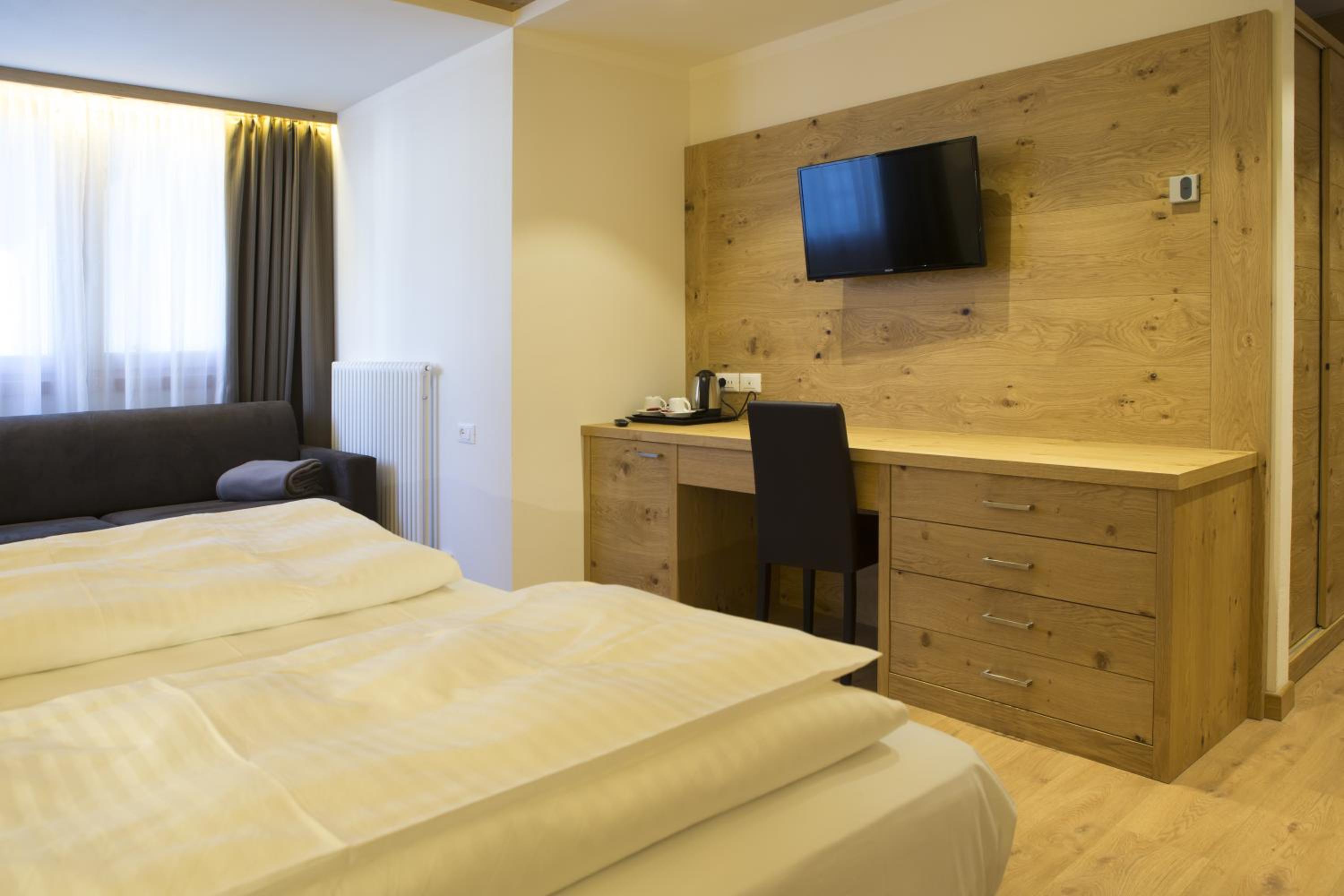 Deluxe Double or Twin Room photo 2