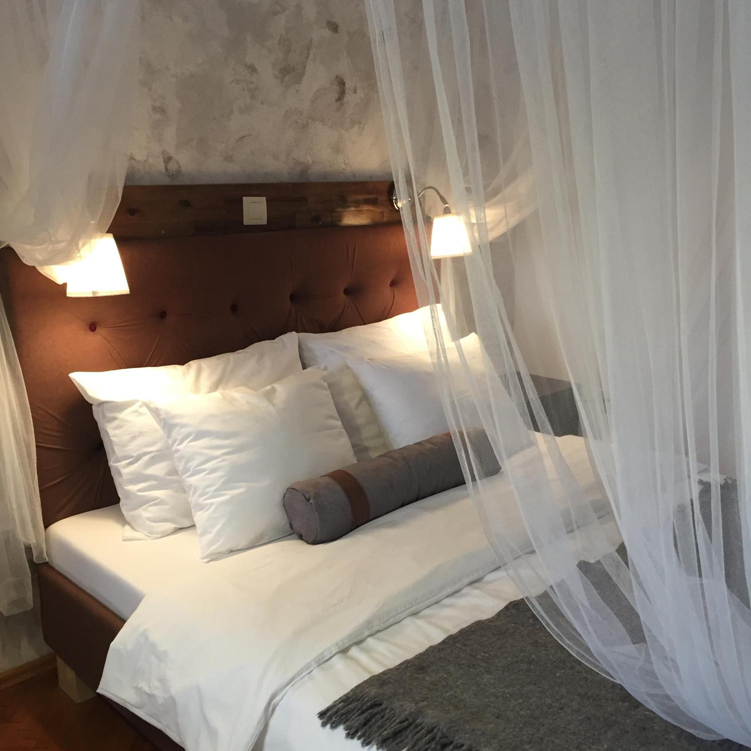 Deluxe Queen Room - Photo 7