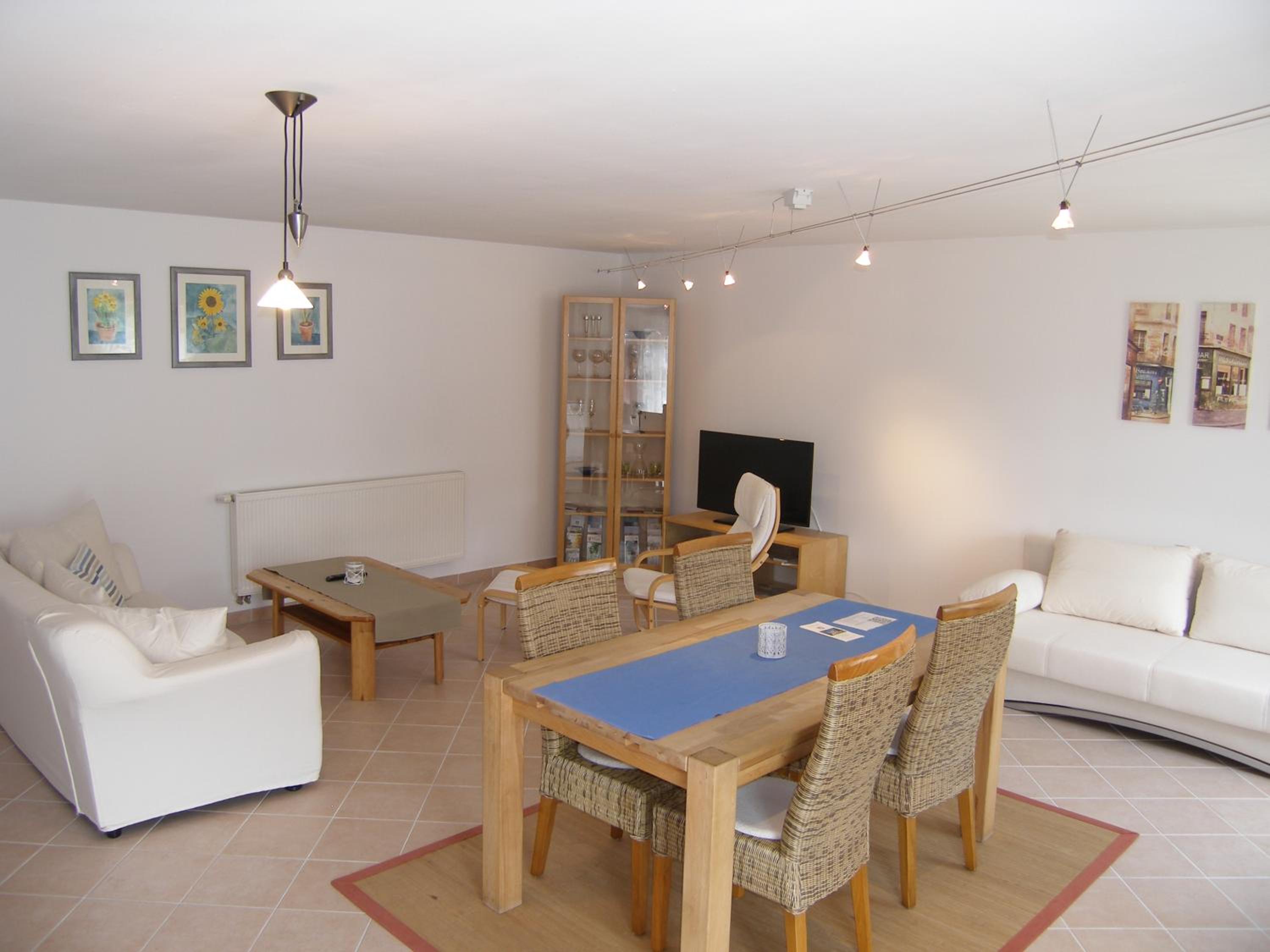 Apartment photo 2