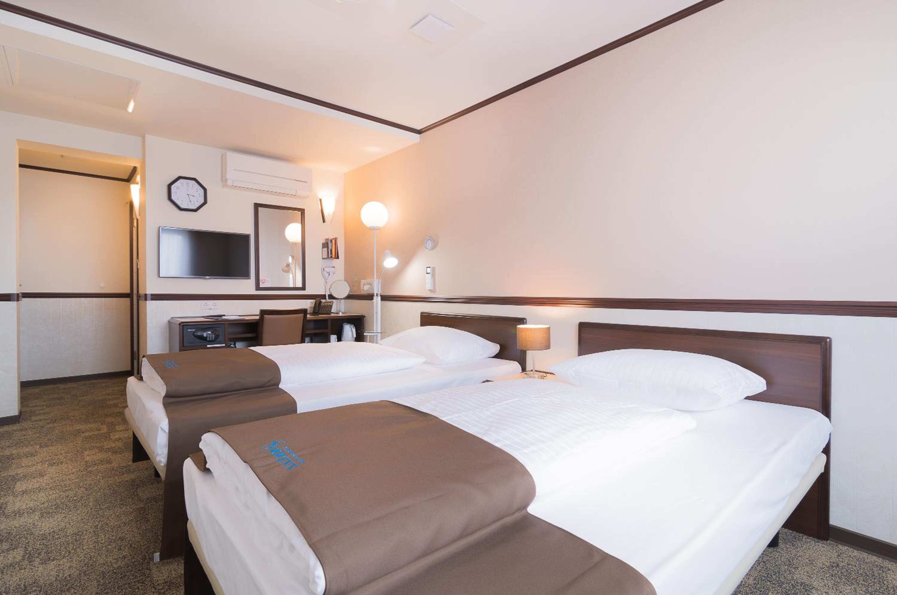 Twin Room - Photo 5