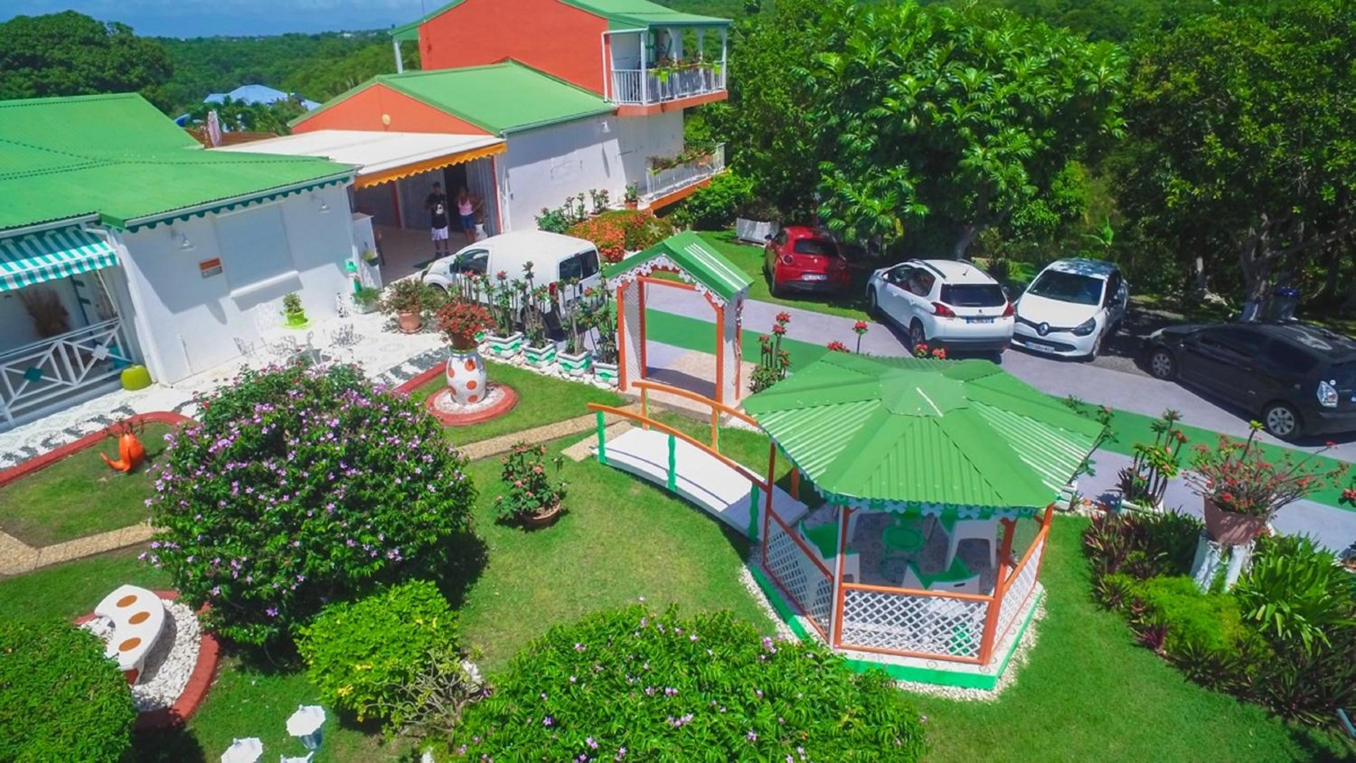 Bungalow with Sea View photo 2