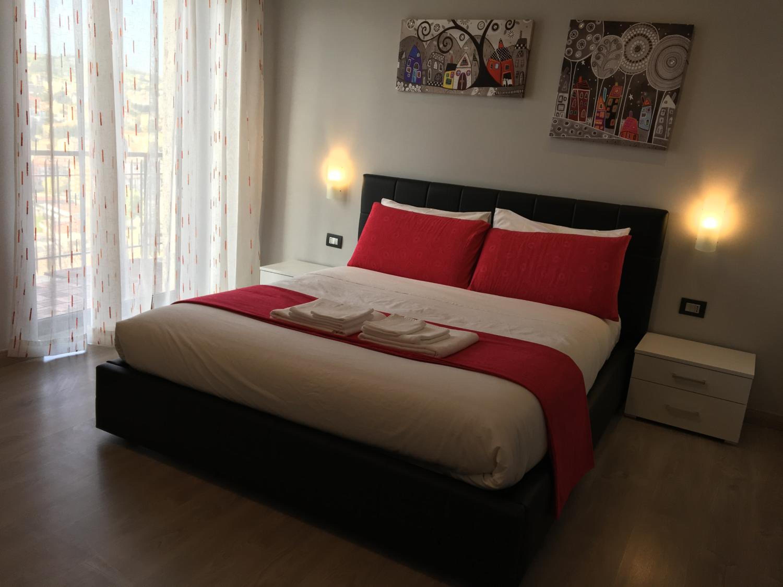 Deluxe Double or Twin Room with City View - Photo 5
