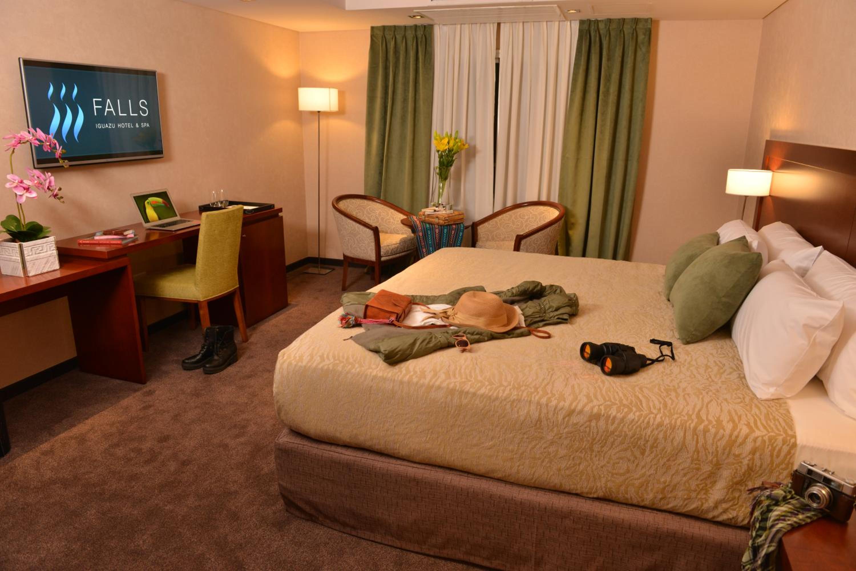 Superior Double Room thumbnail 5