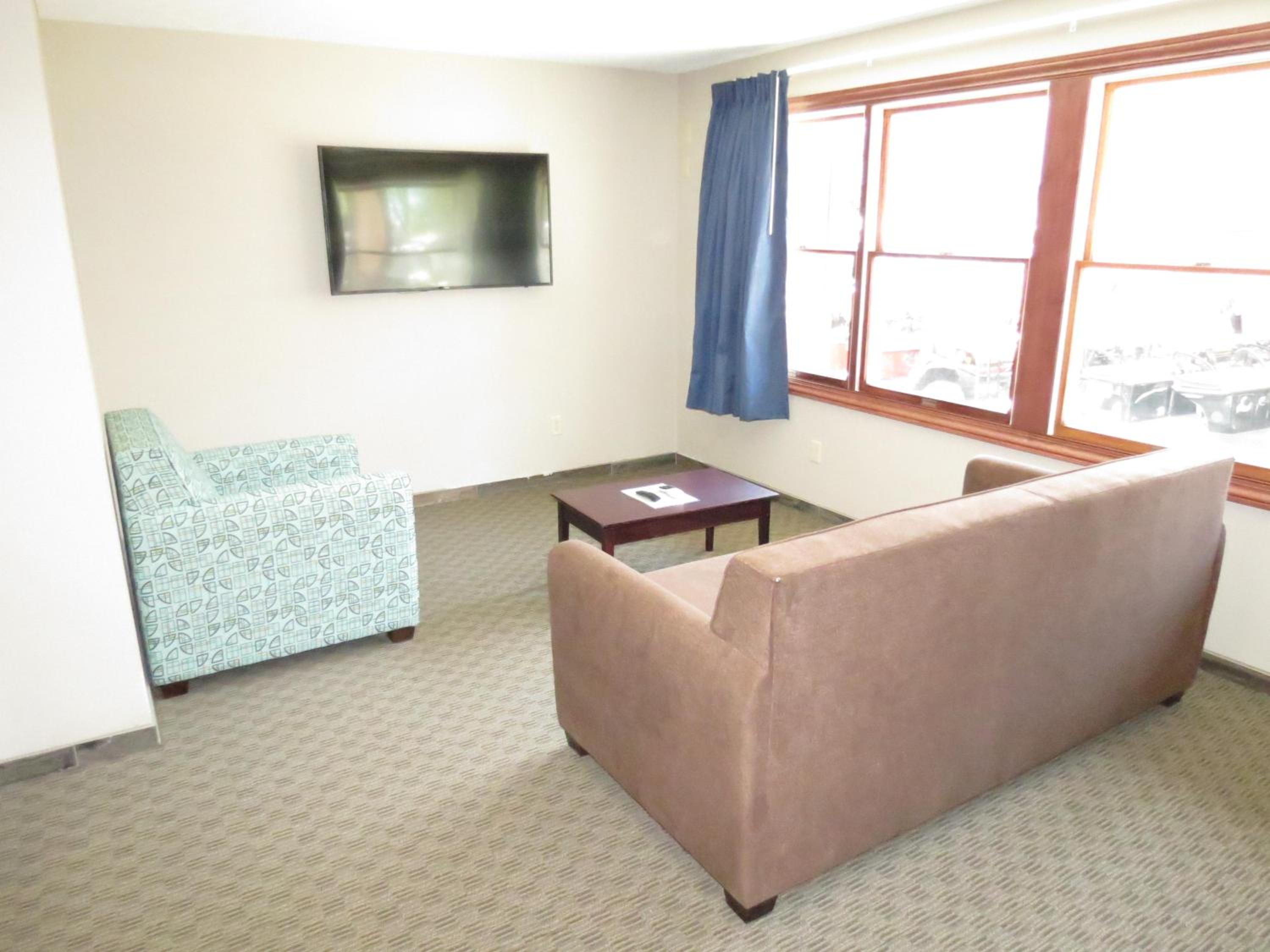 Deluxe Junior Suite photo 3