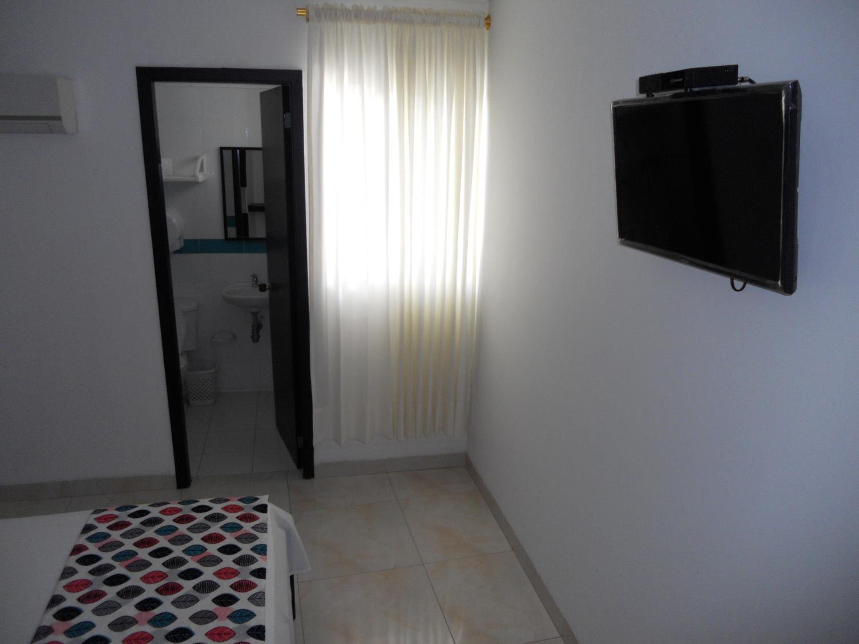 Family Room with Balcony photo 3