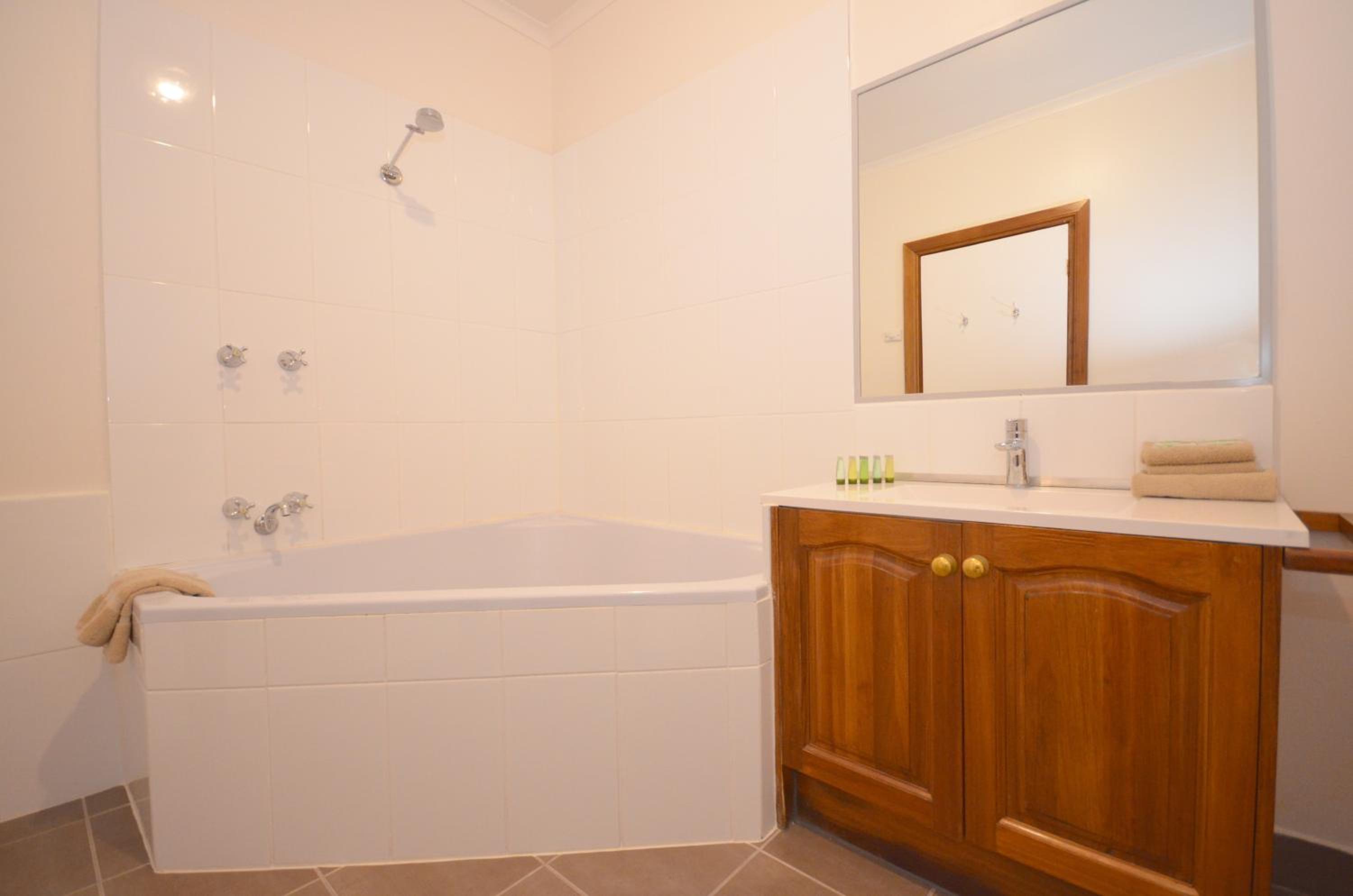 King Spa Twin Room photo 2