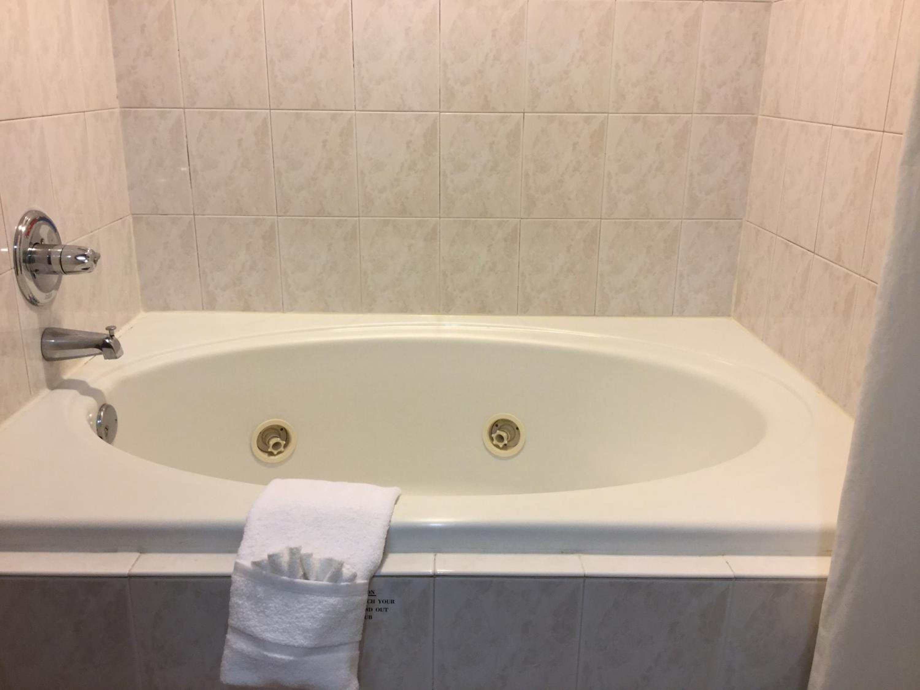 King Room with Spa Bath - Photo 9