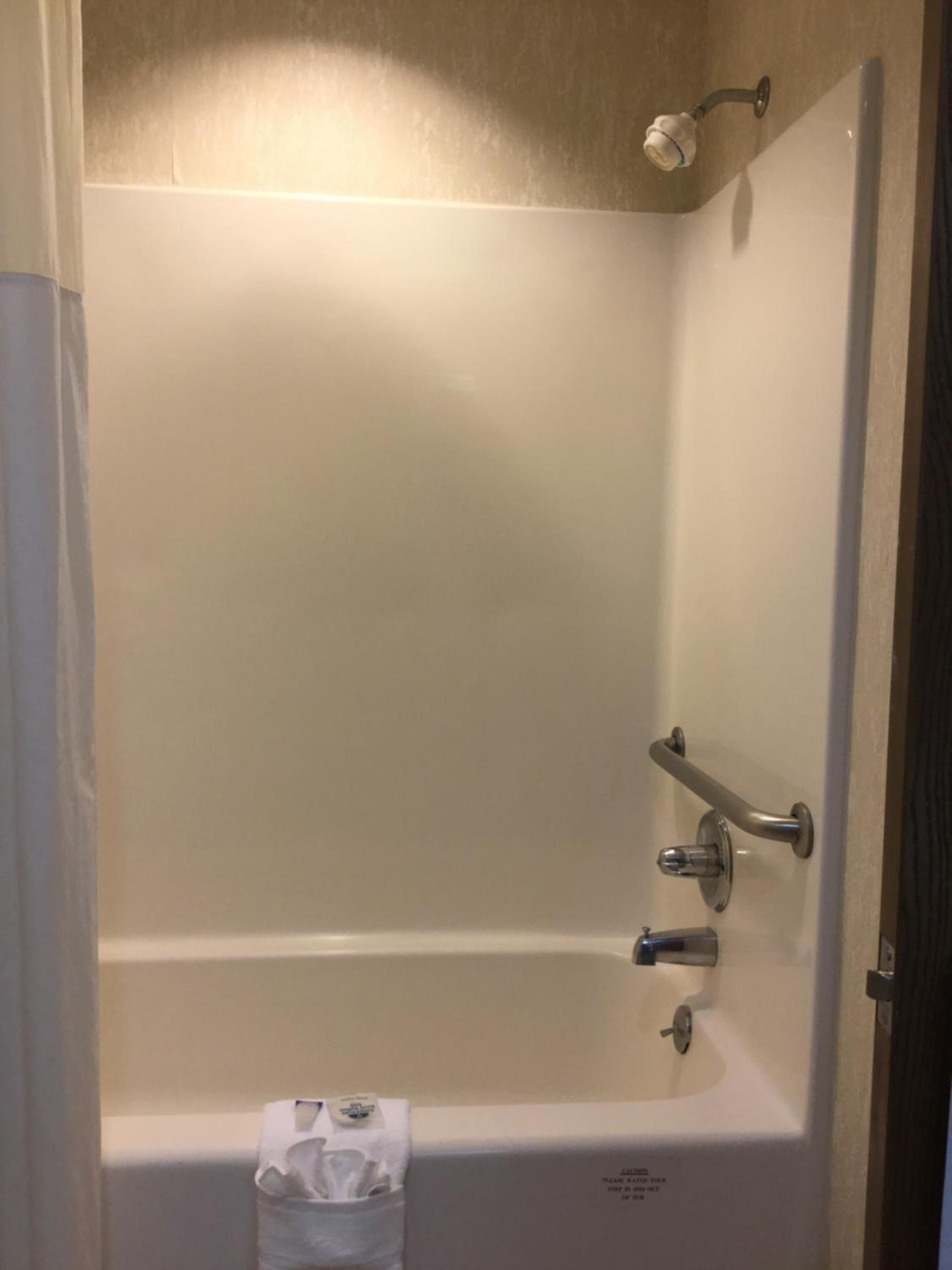 Deluxe King Room - Non-Smoking - Photo 6