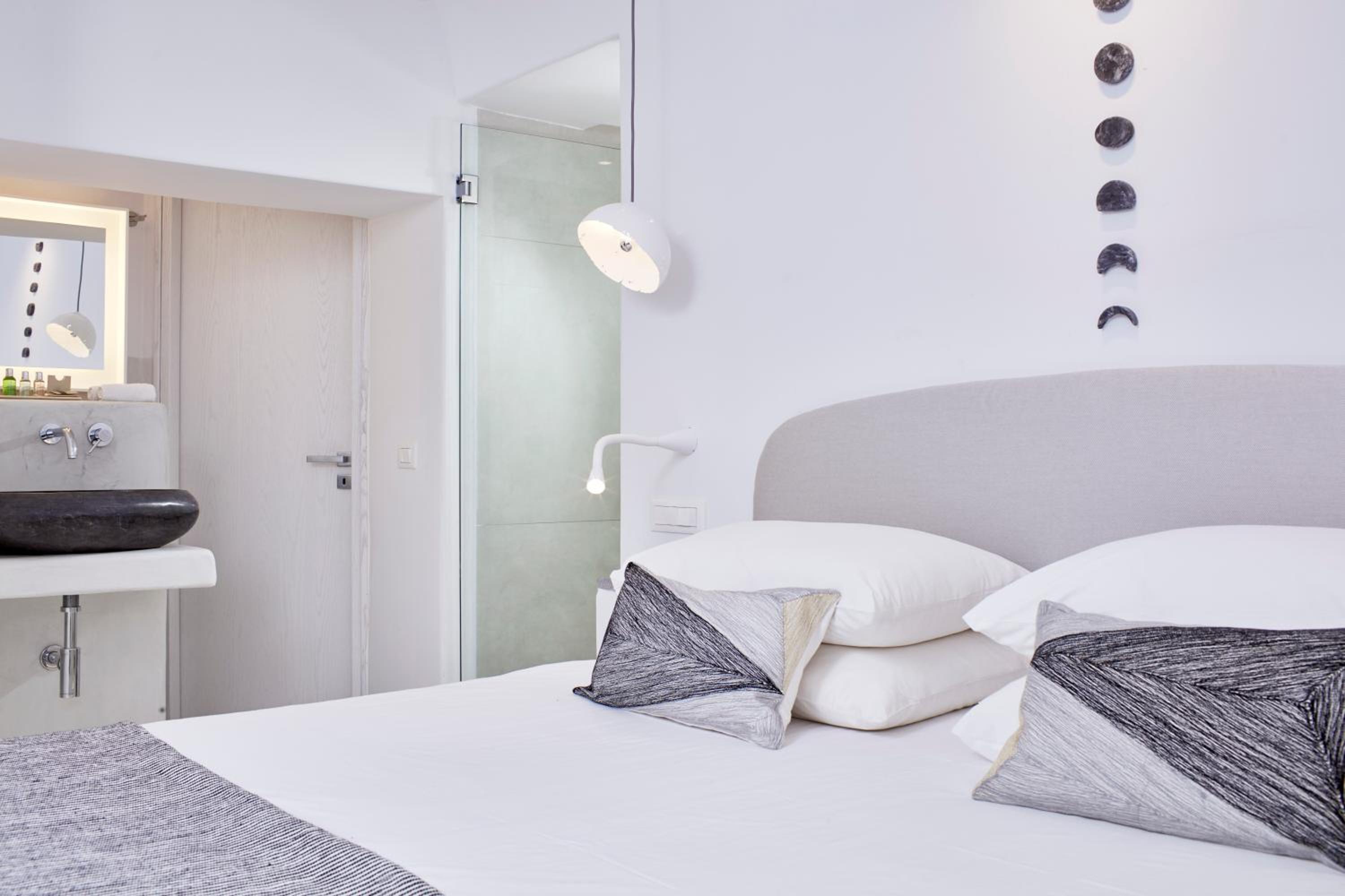 Deluxe Room - Photo 4