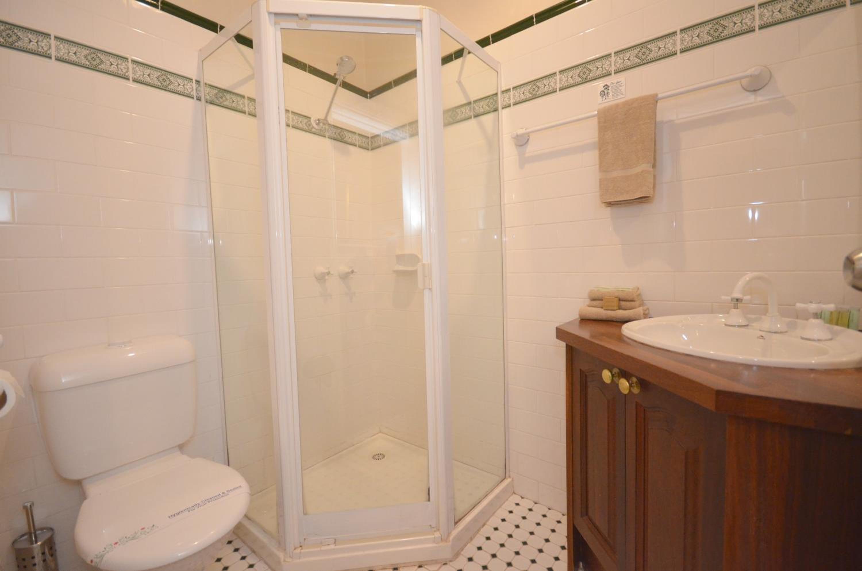 King Fireplace Room photo 2