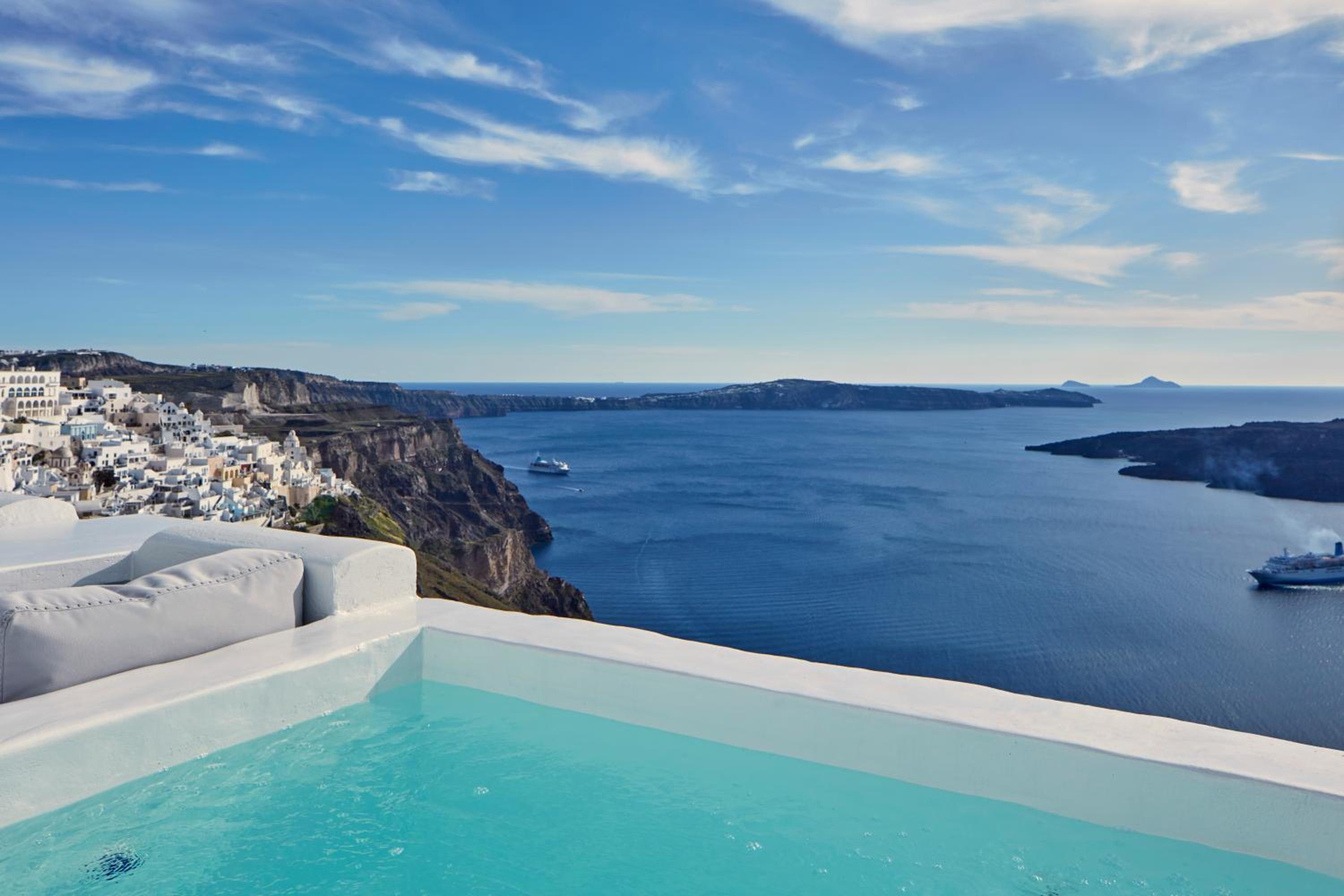 Cliff Honeymoon Suite with outdoor jetted tub photo 2