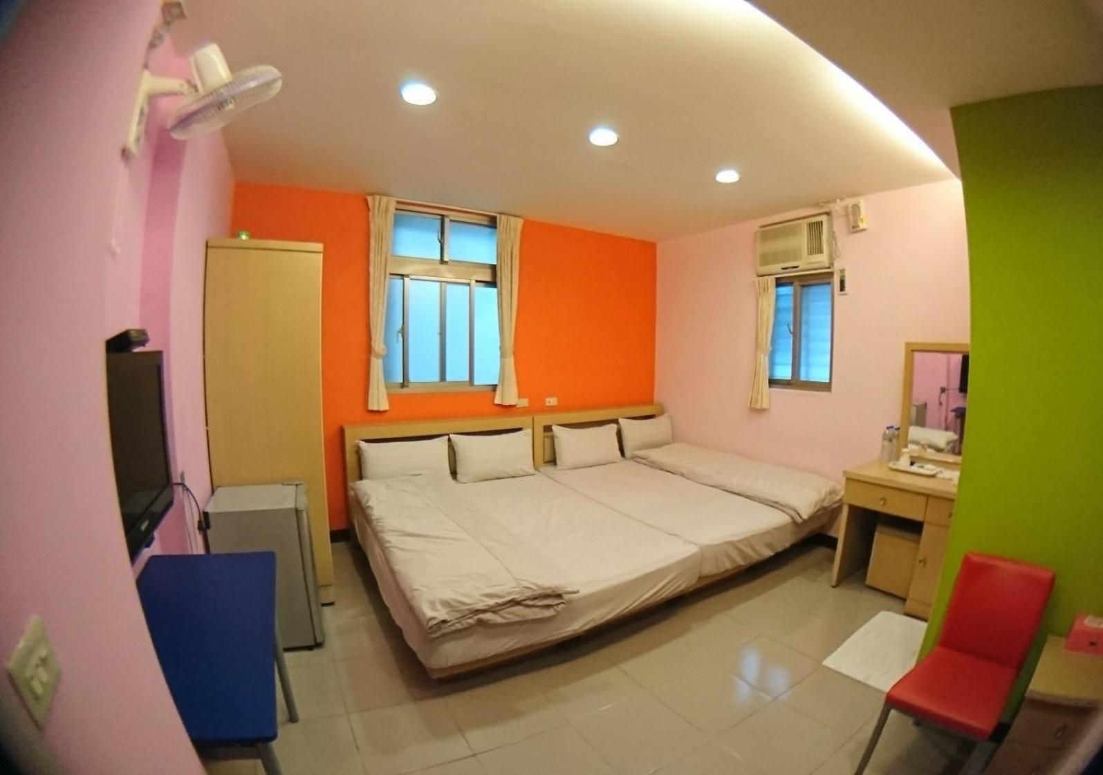 Quadruple Room with Private Bathroom photo 1