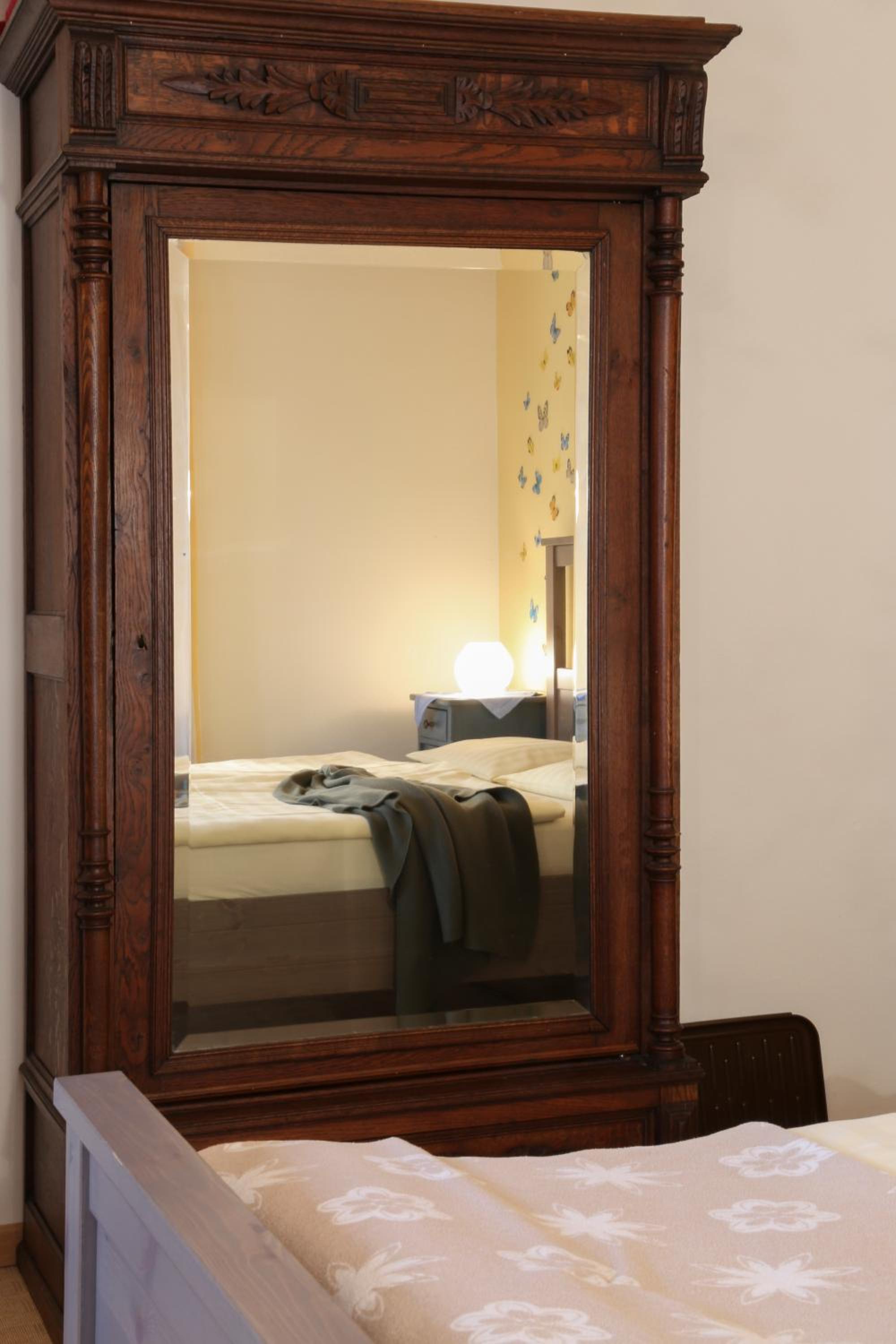 Double Room with Balcony and Garden View photo 3