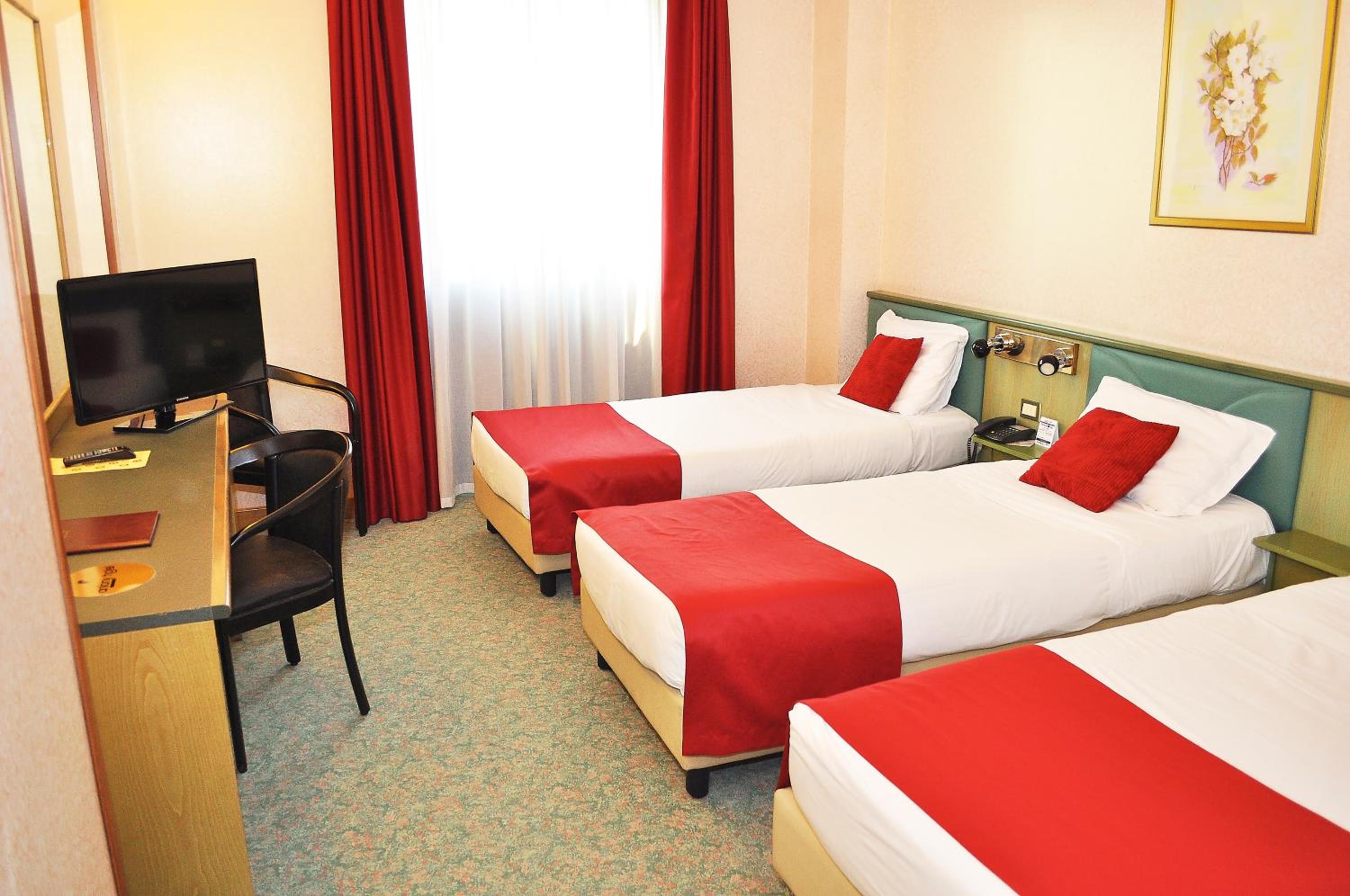 Economy Triple Room