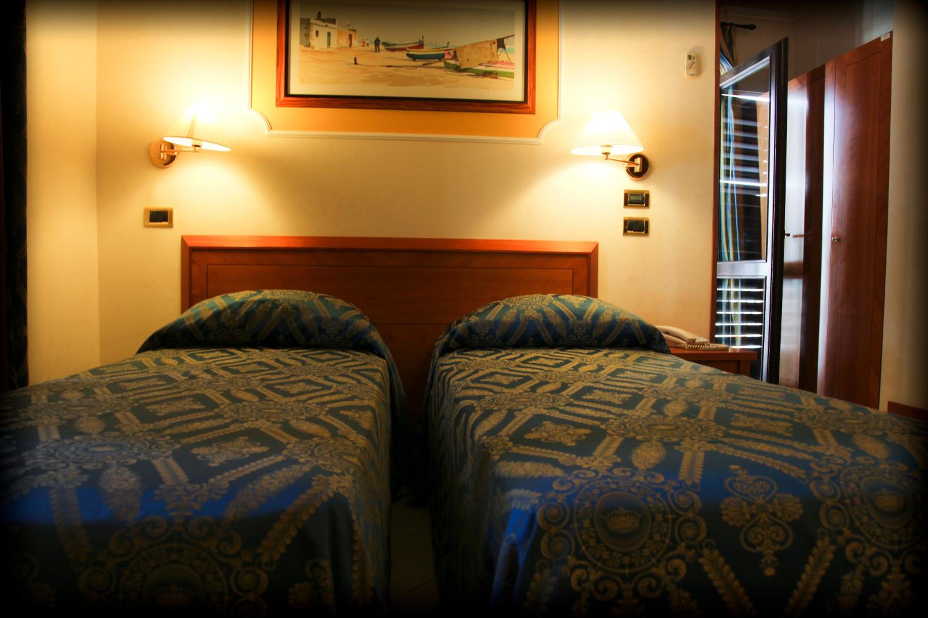 Double or Twin Room photo 2