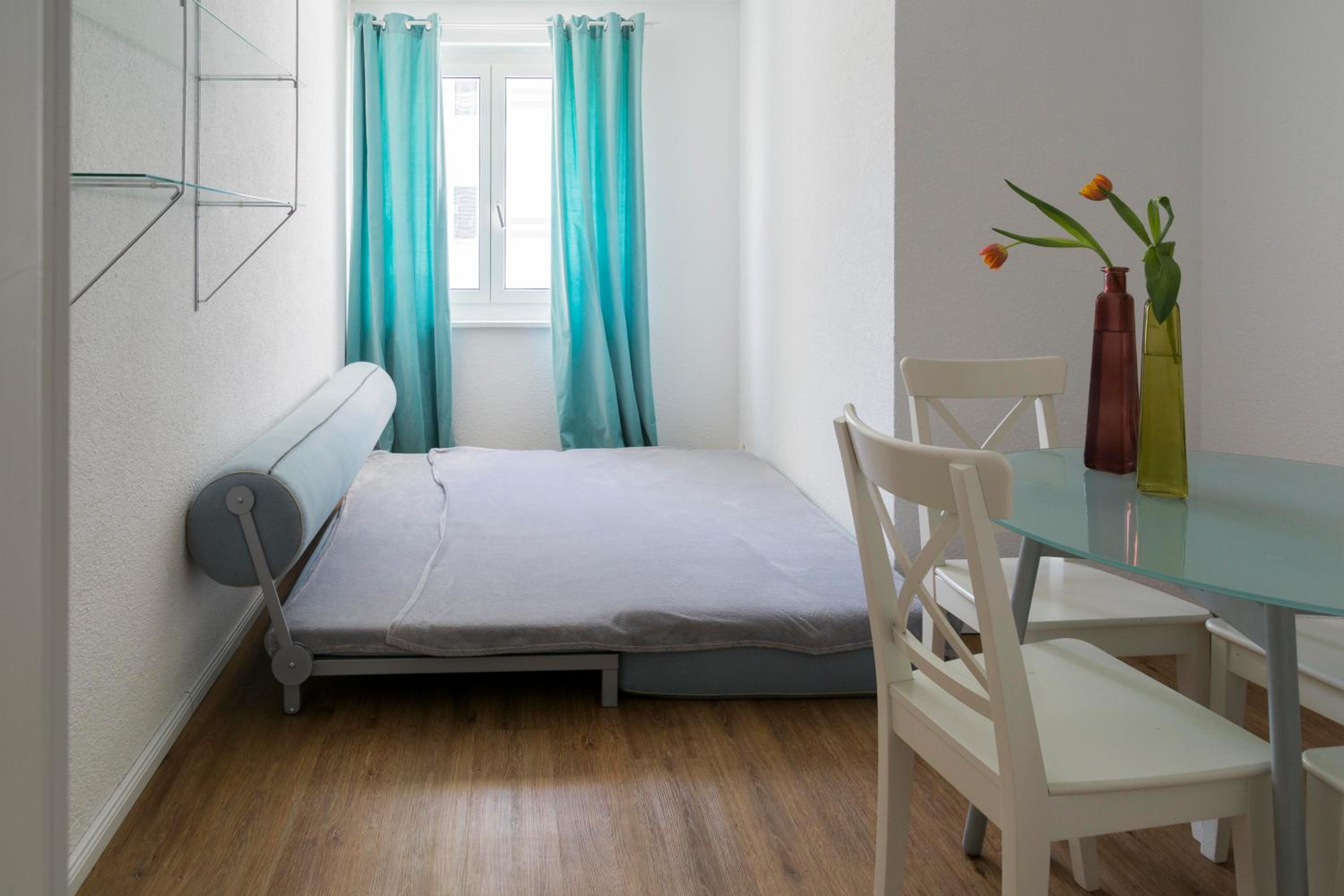 Apartment with Balcony photo 2