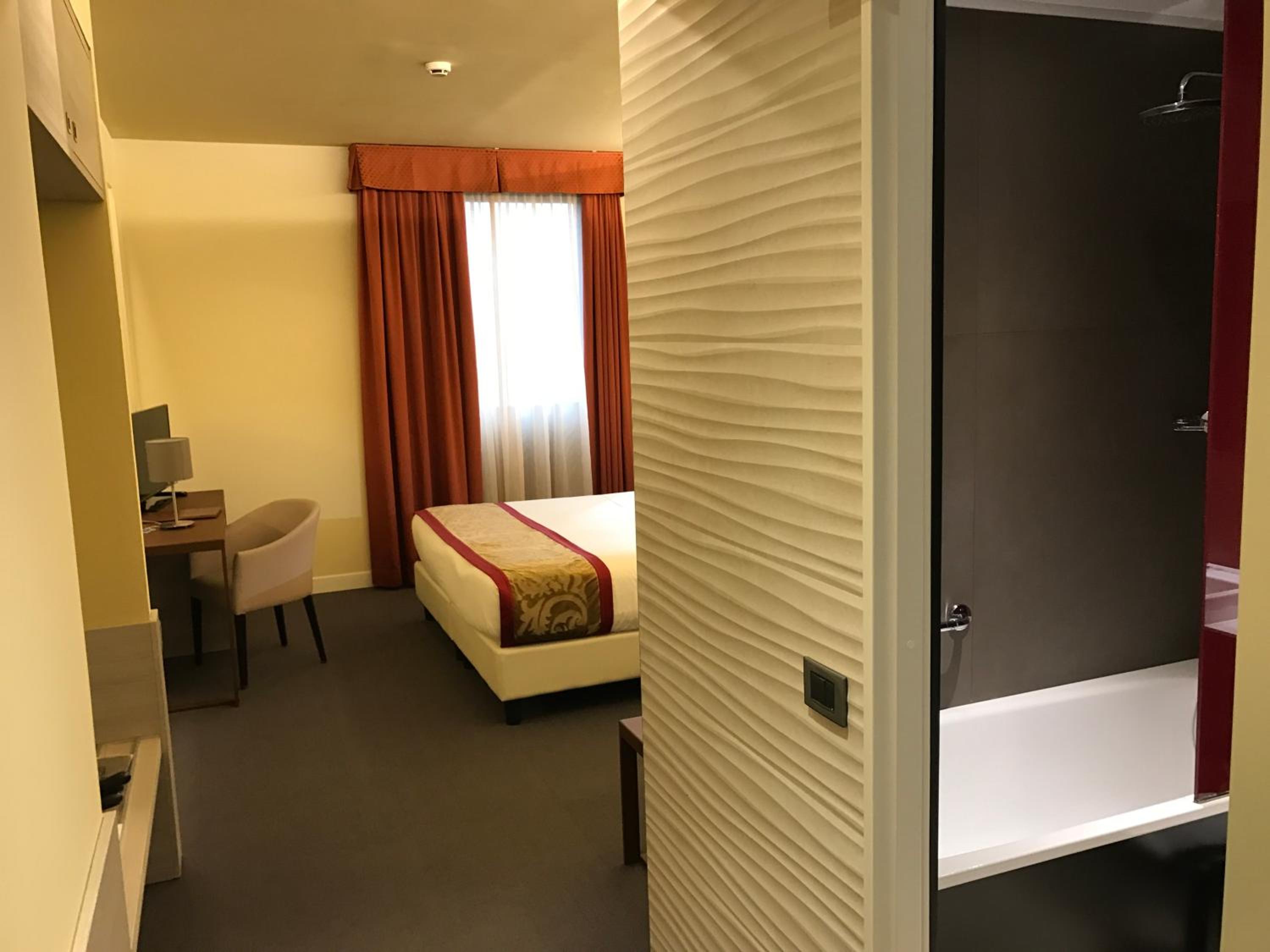 Superior Double or Twin Room - Photo 8