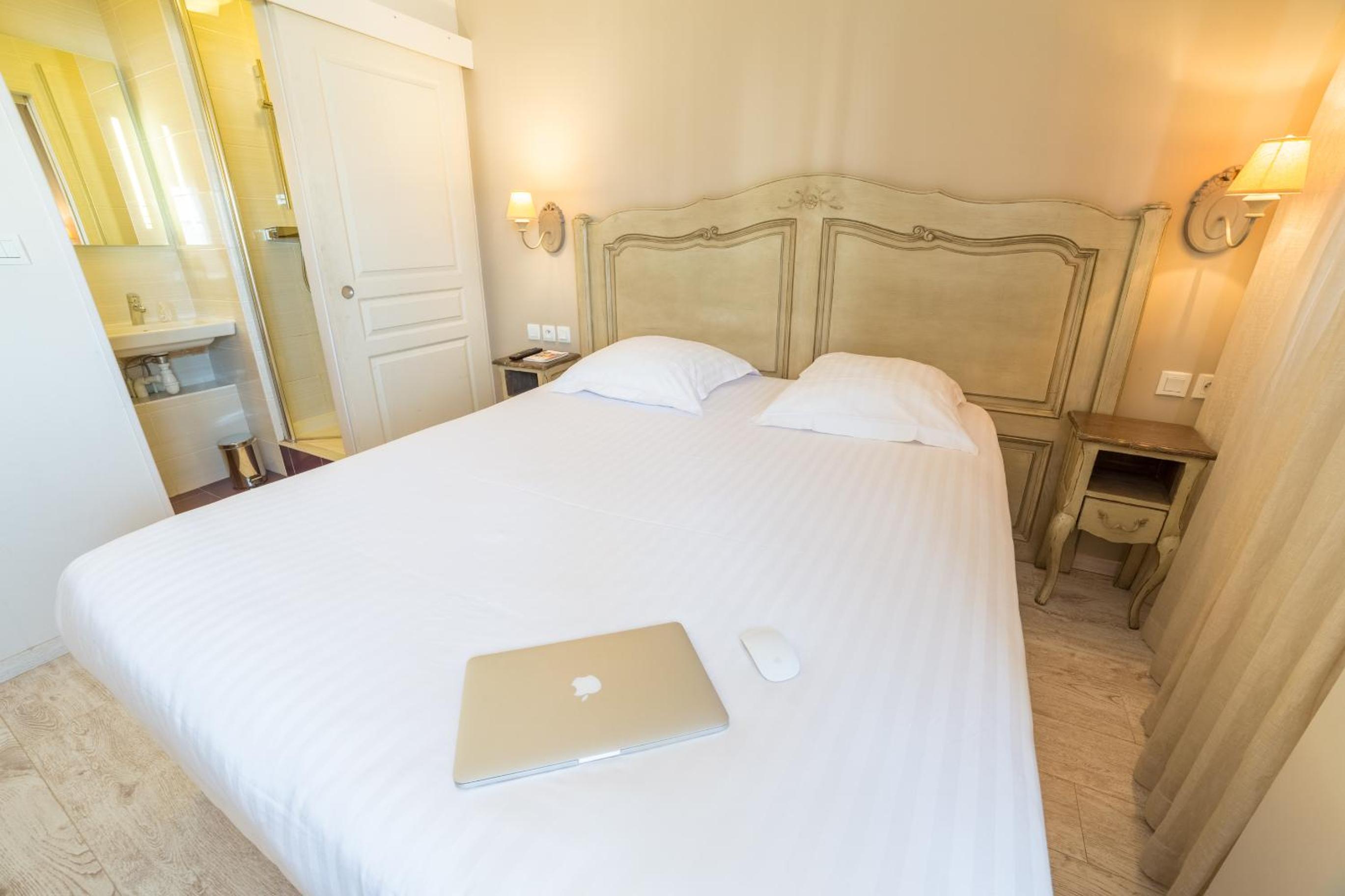 Standard Double or Twin Room photo 2