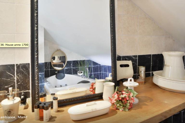 Deluxe Suite with Spa Bath - Photo 19