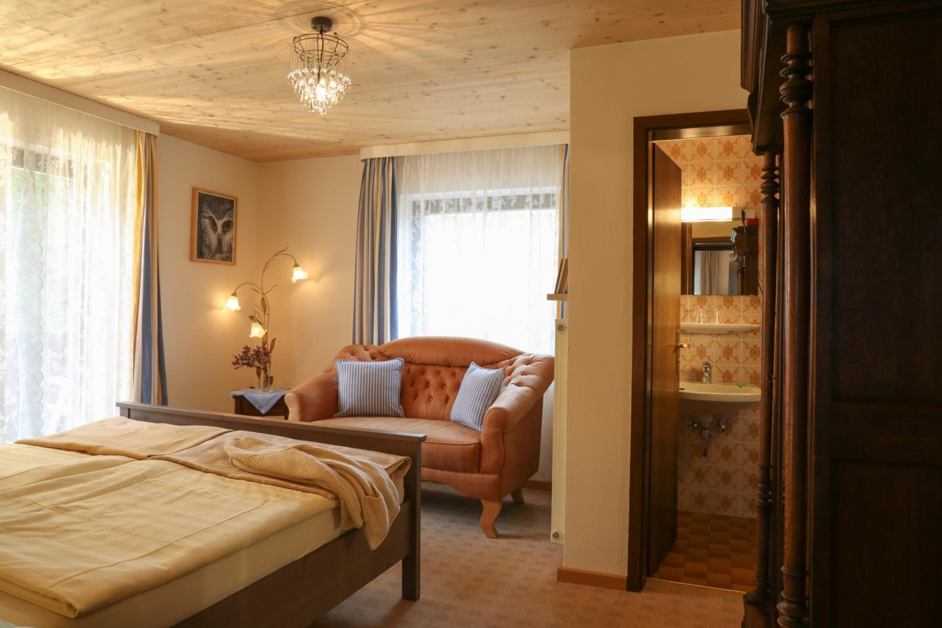 Double Room with Balcony and Garden View photo 1