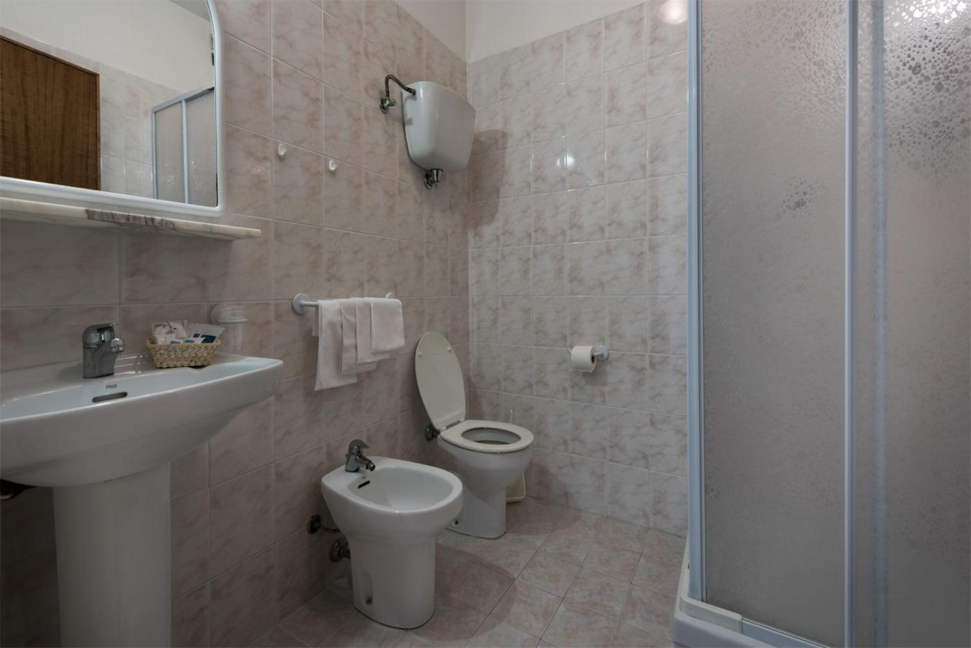 Family Room - Photo 3