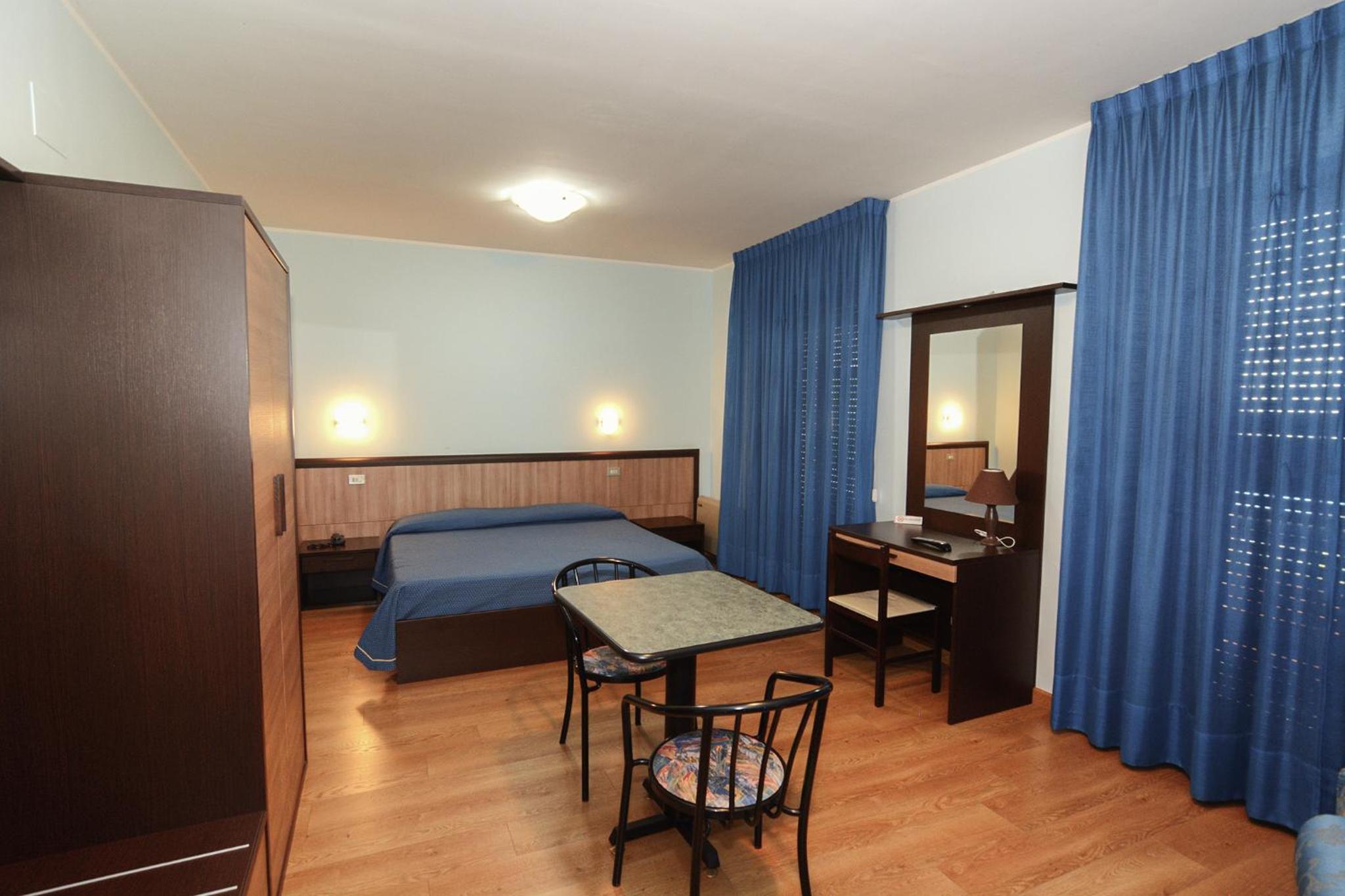Superior Quadruple Room - Photo 4
