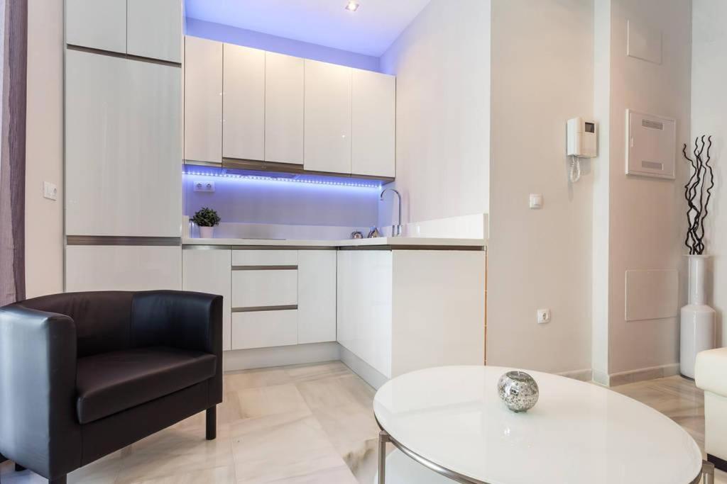 One-Bedroom-Apartment - Photo 10