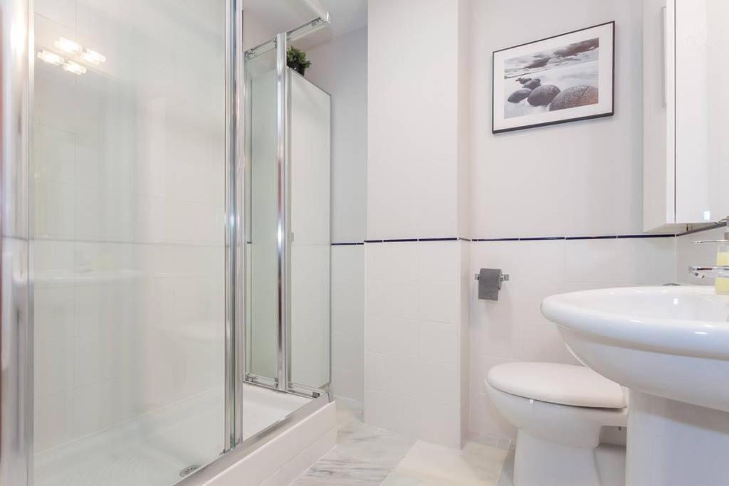 One-Bedroom-Apartment - Photo 8