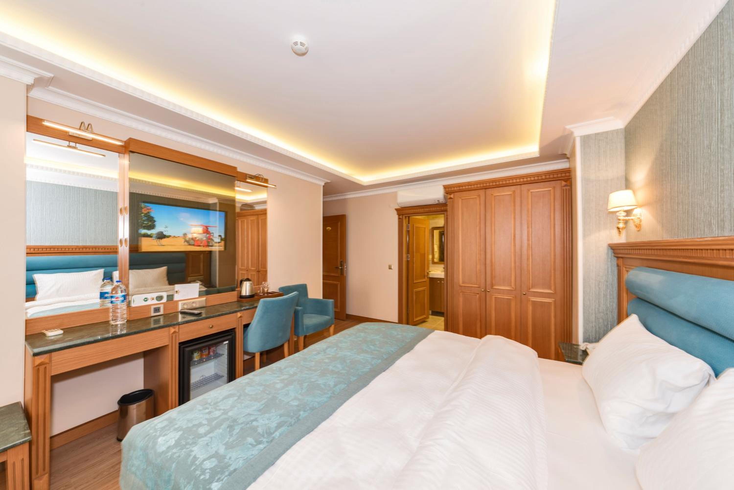 Deluxe Double Room photo 3